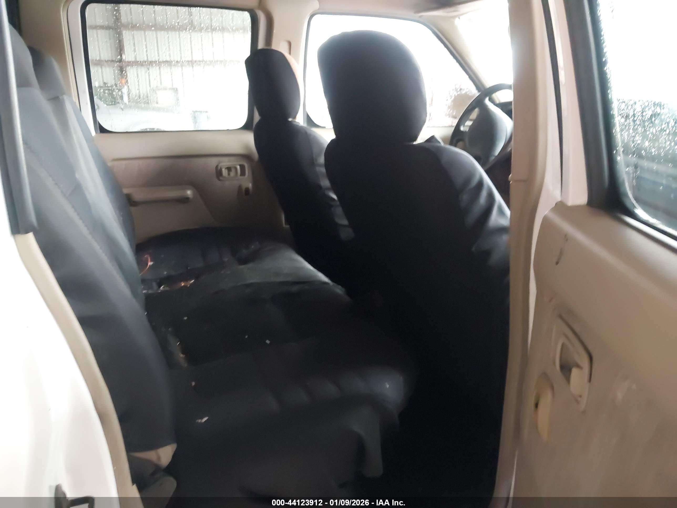 NISSAN FRONTIER image 8
