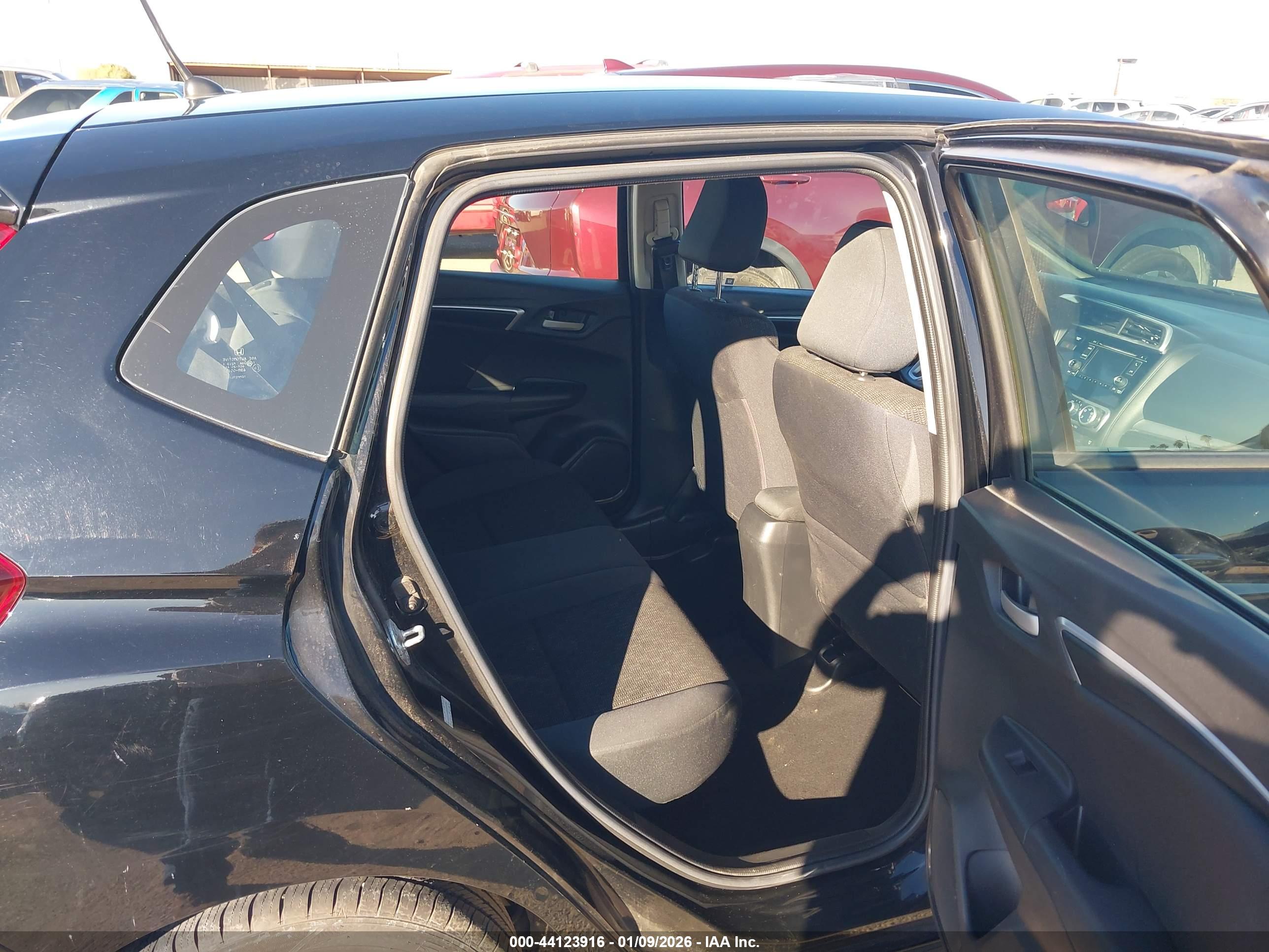 HONDA FIT image 8