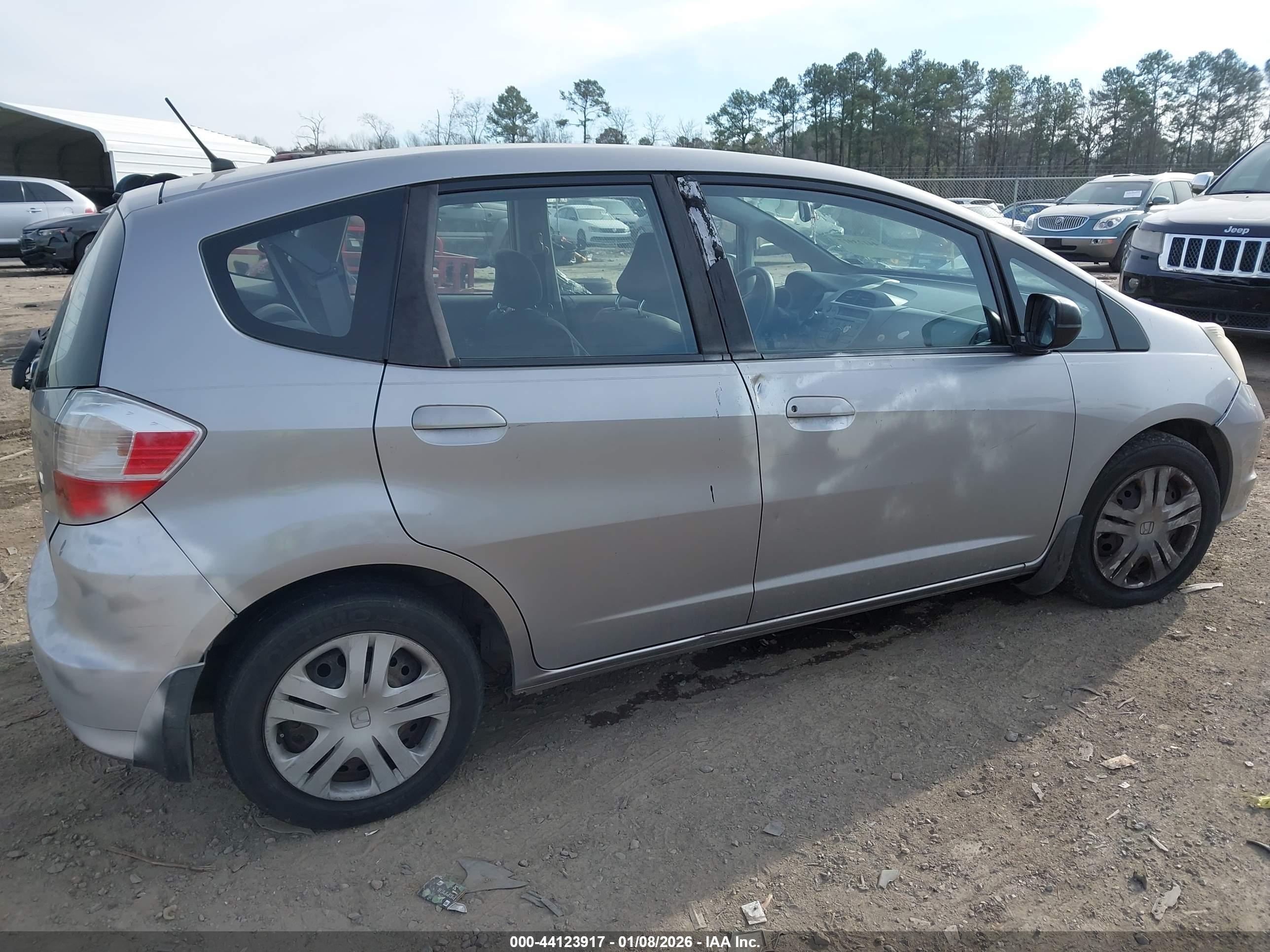 HONDA FIT image 6