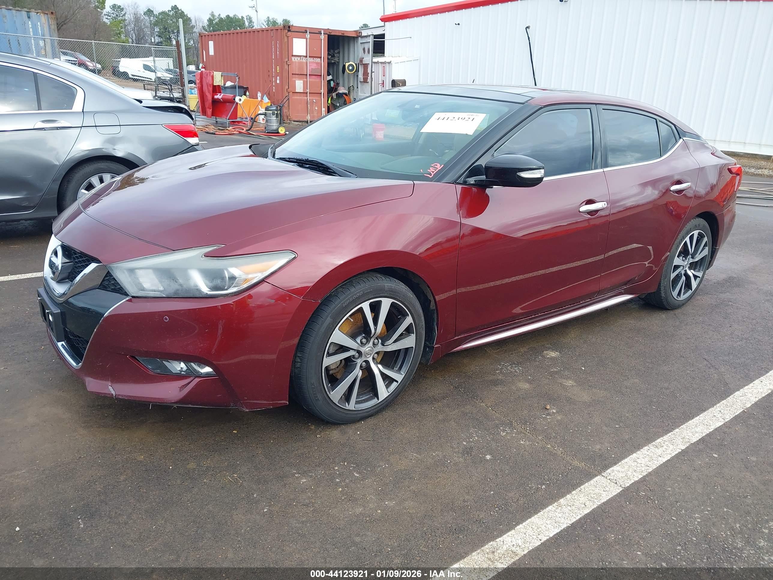 NISSAN MAXIMA image 2