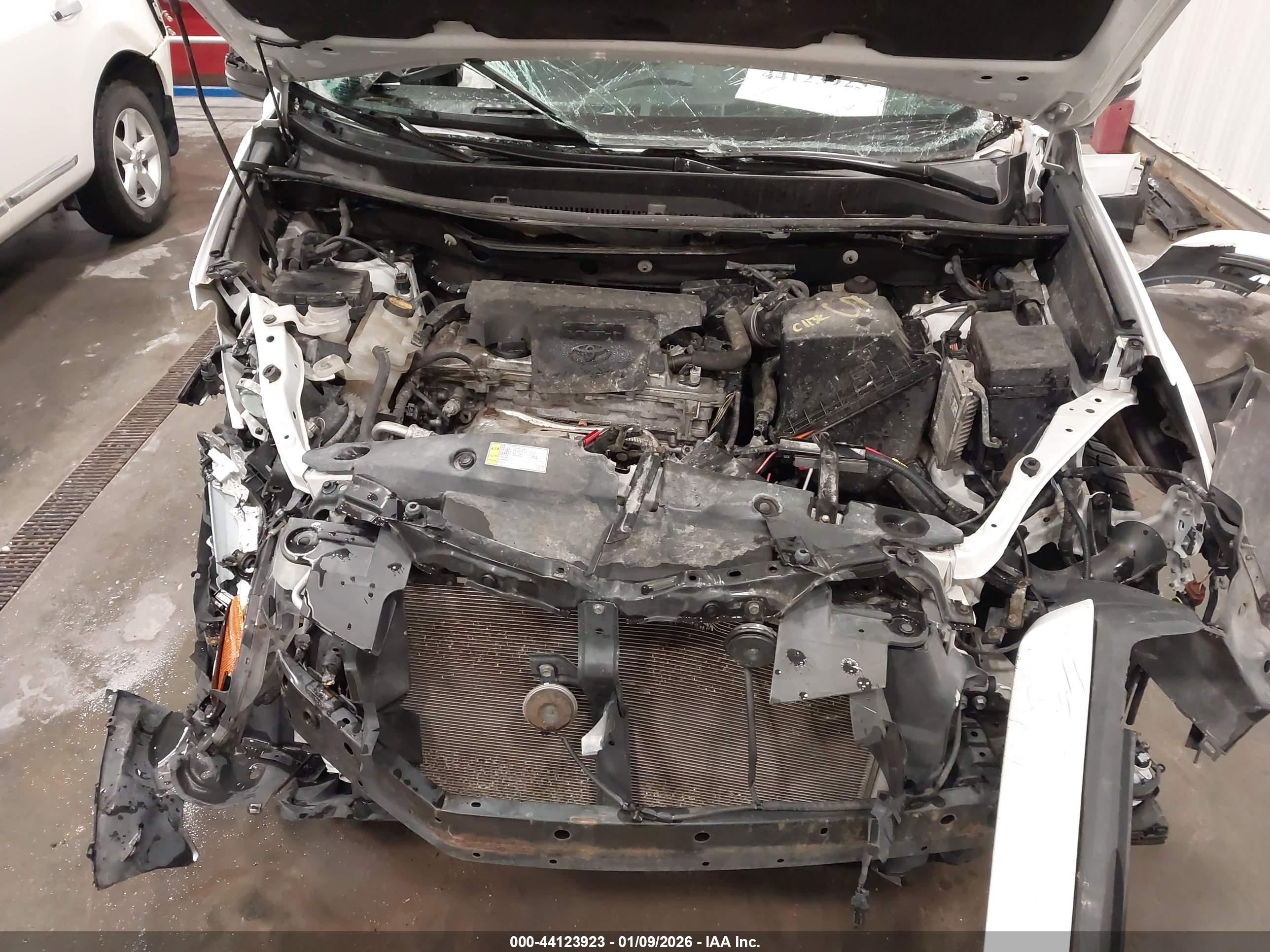 TOYOTA RAV4 image 10