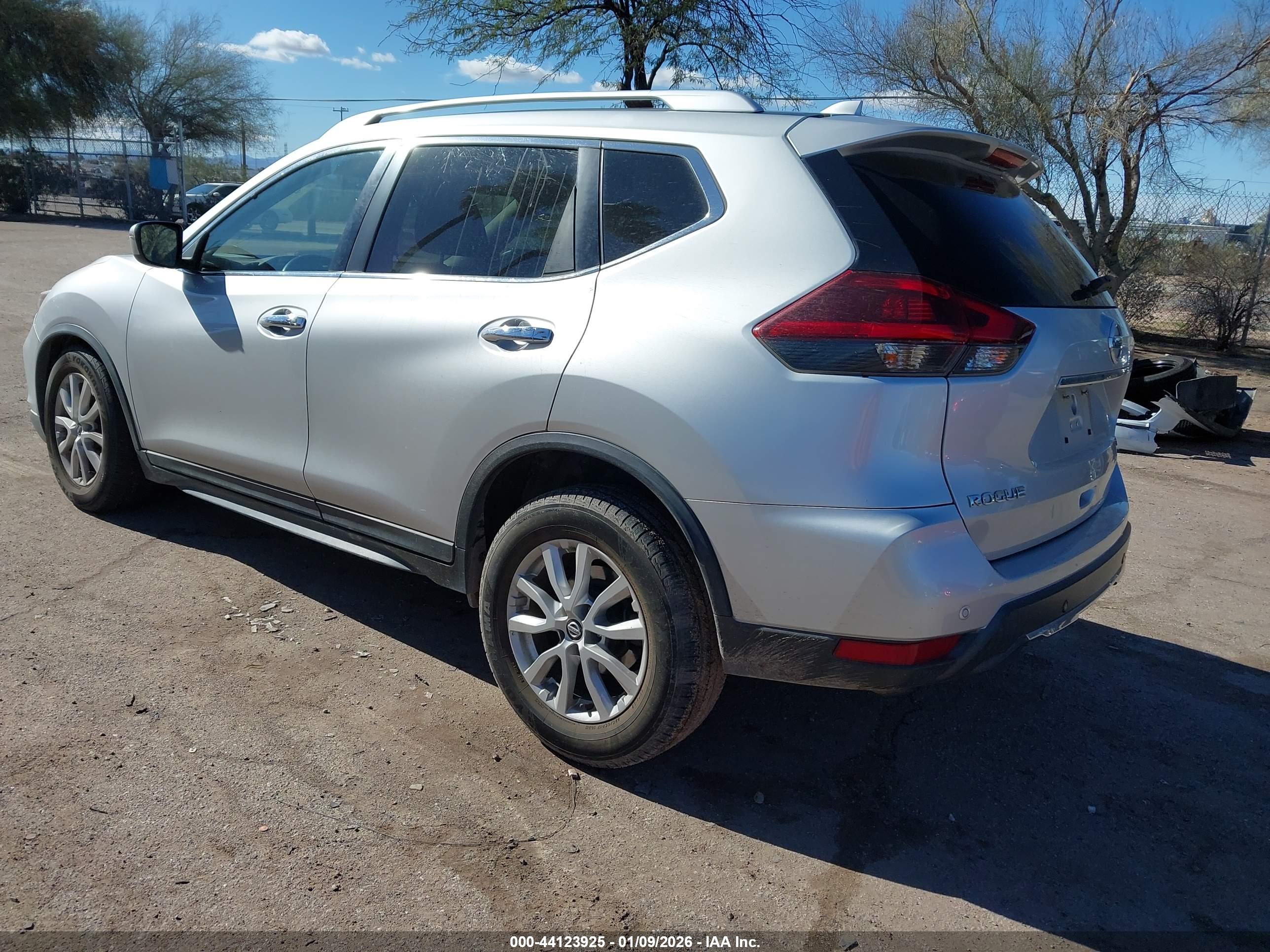 NISSAN ROGUE image 3