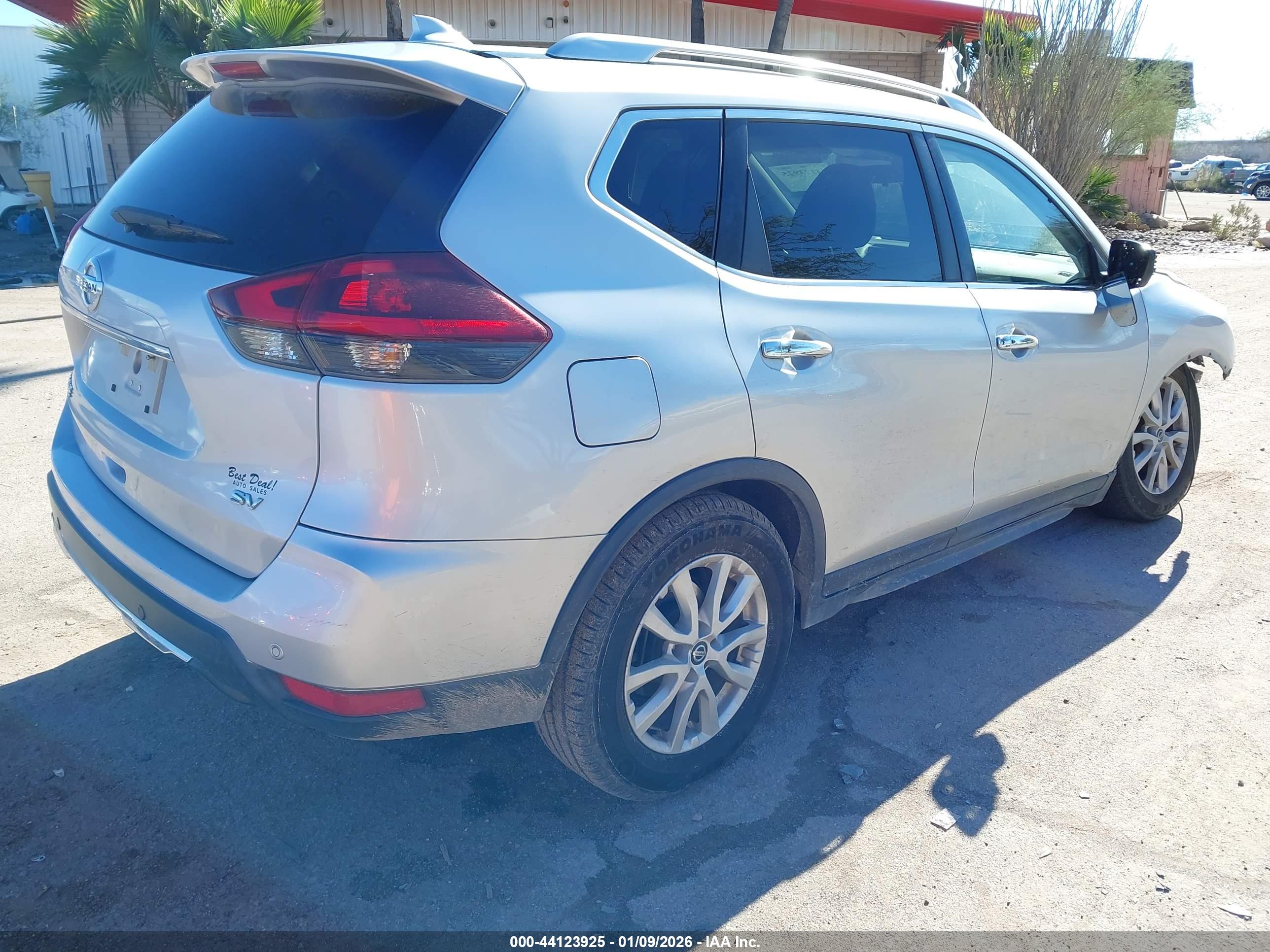 NISSAN ROGUE image 4