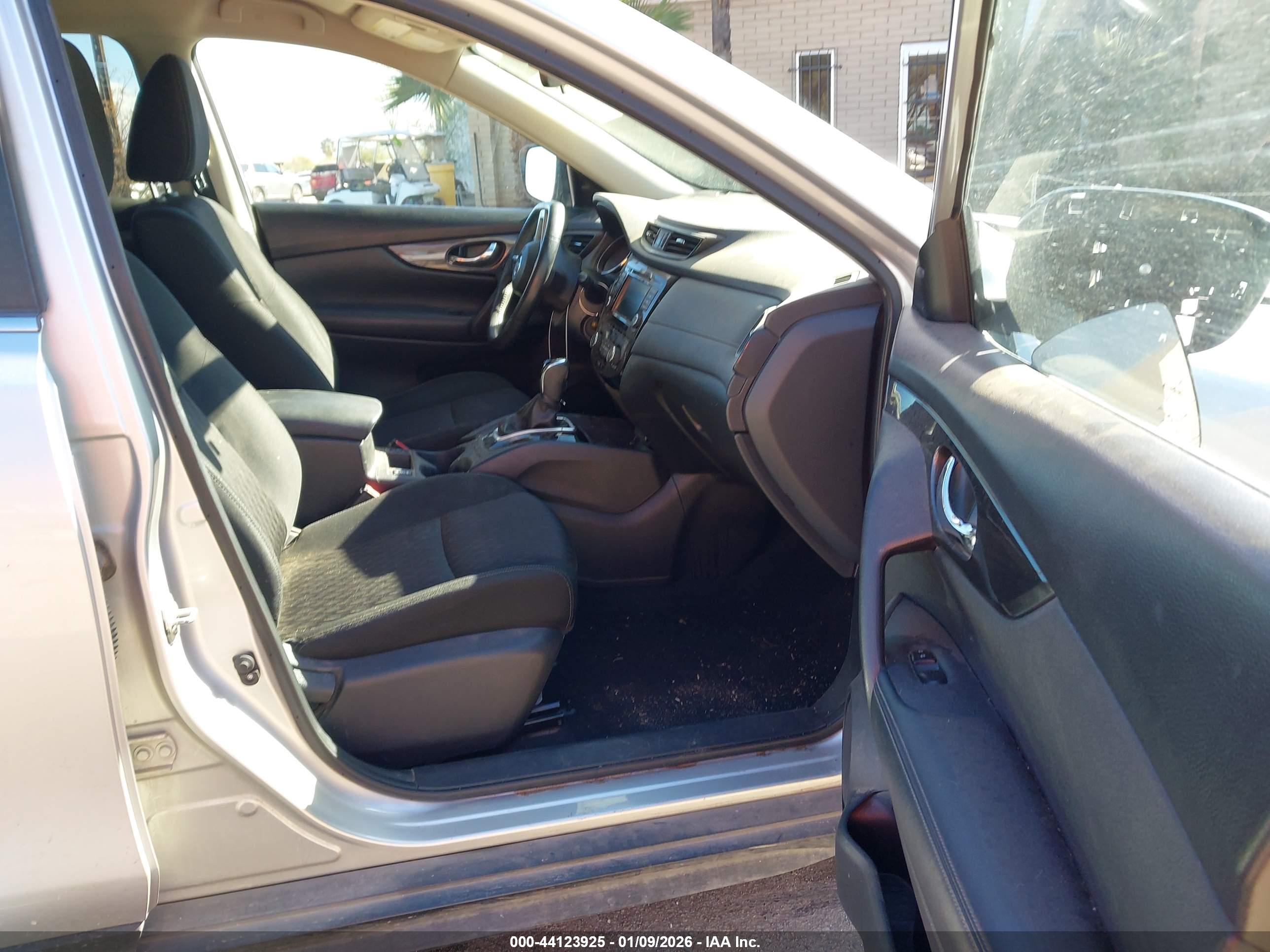 NISSAN ROGUE image 5
