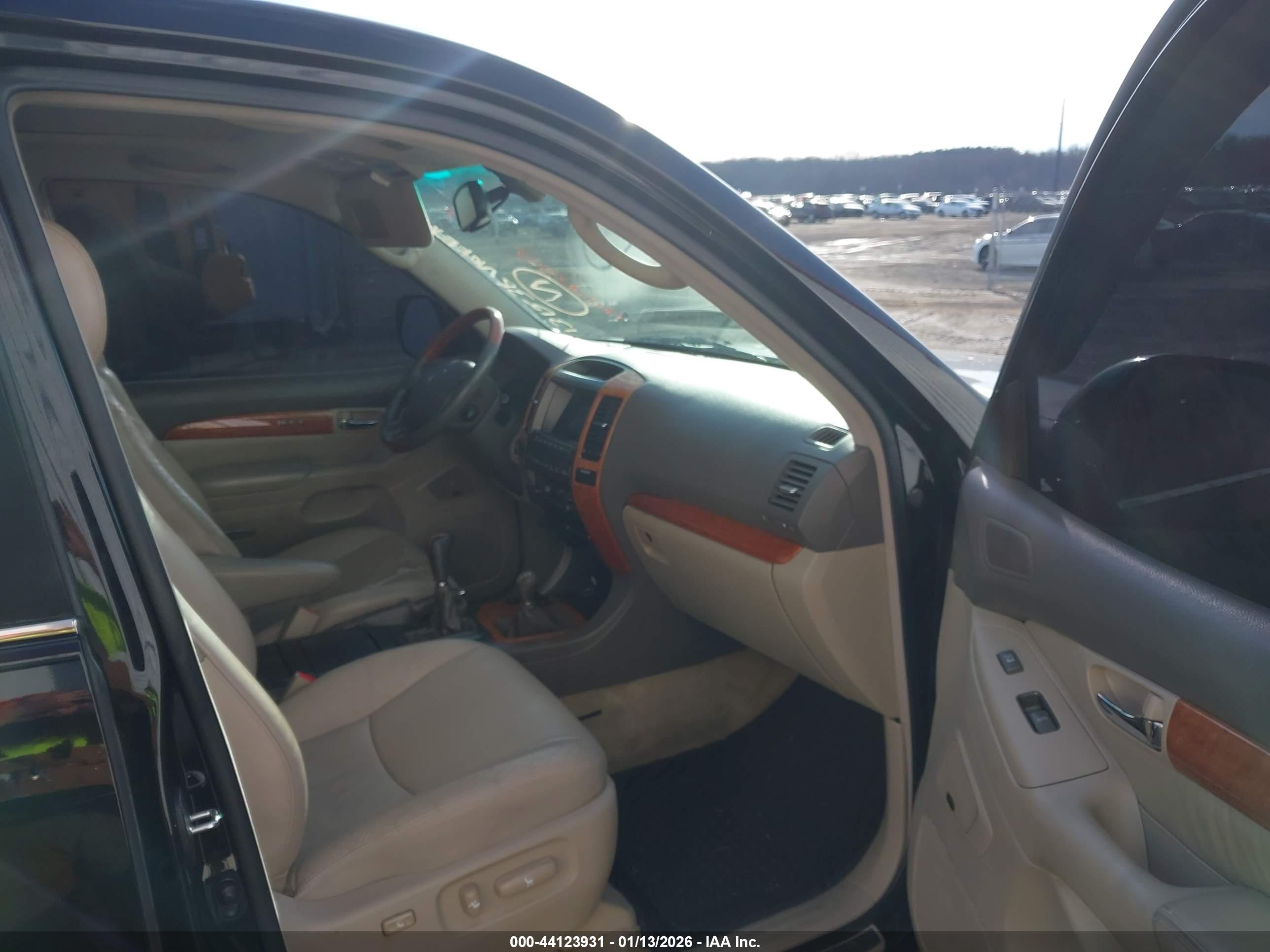 LEXUS GX image 5