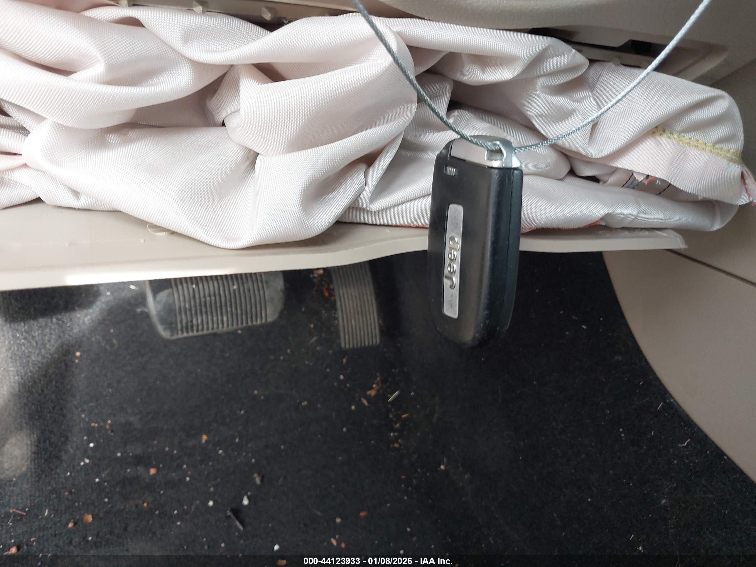 JEEP GRAND image 11