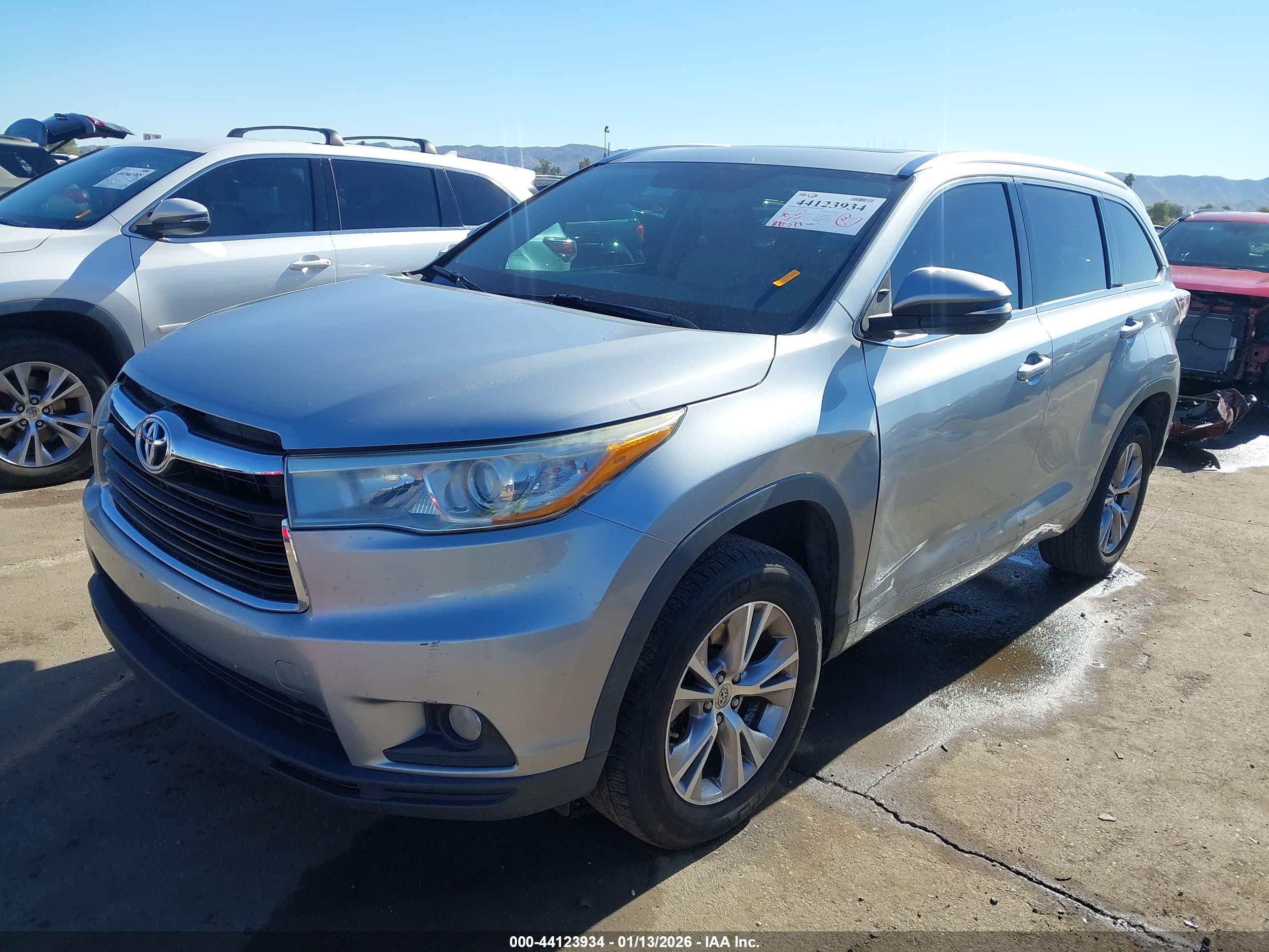 TOYOTA HIGHLANDER image 2