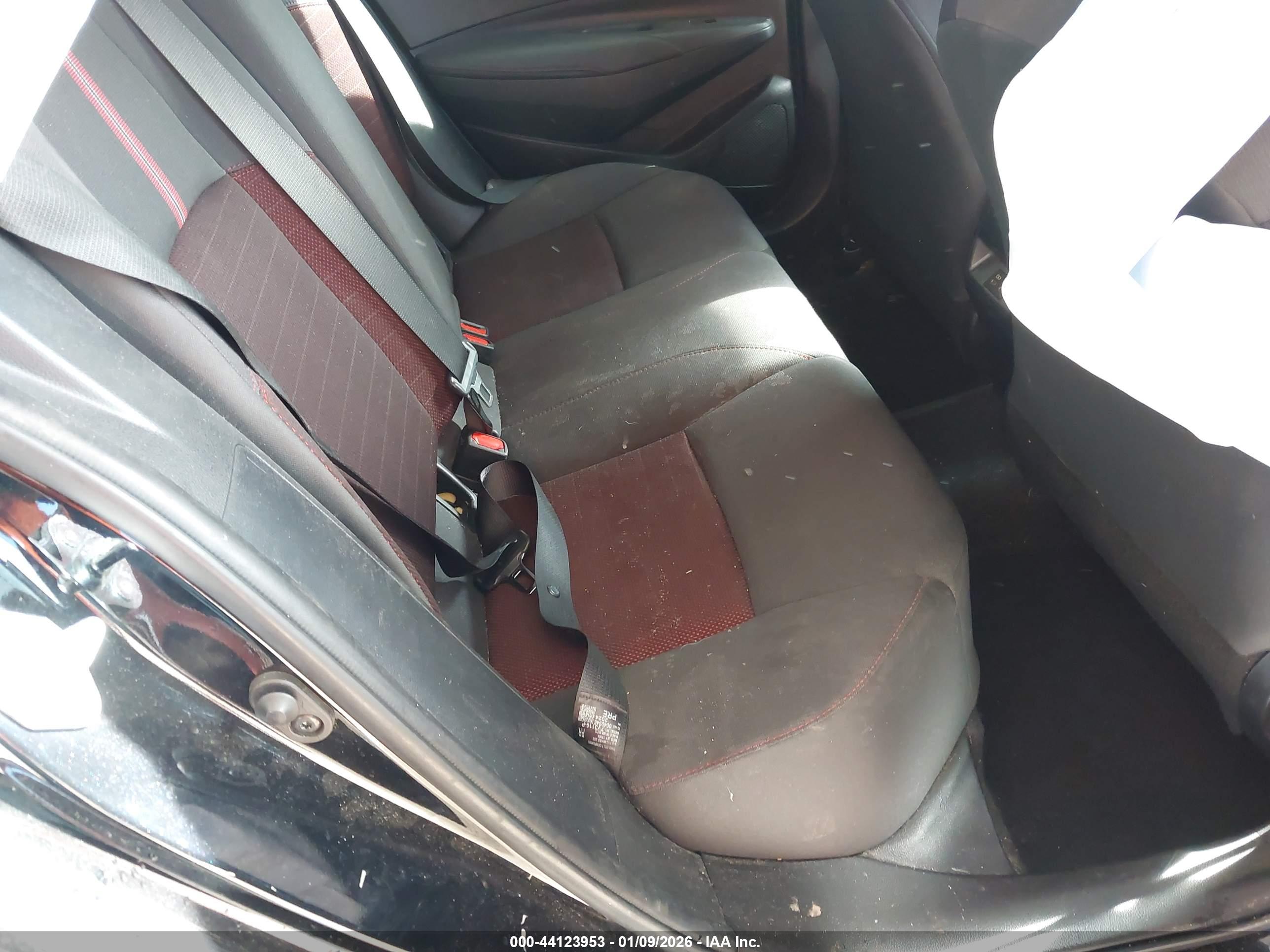 TOYOTA COROLLA image 8