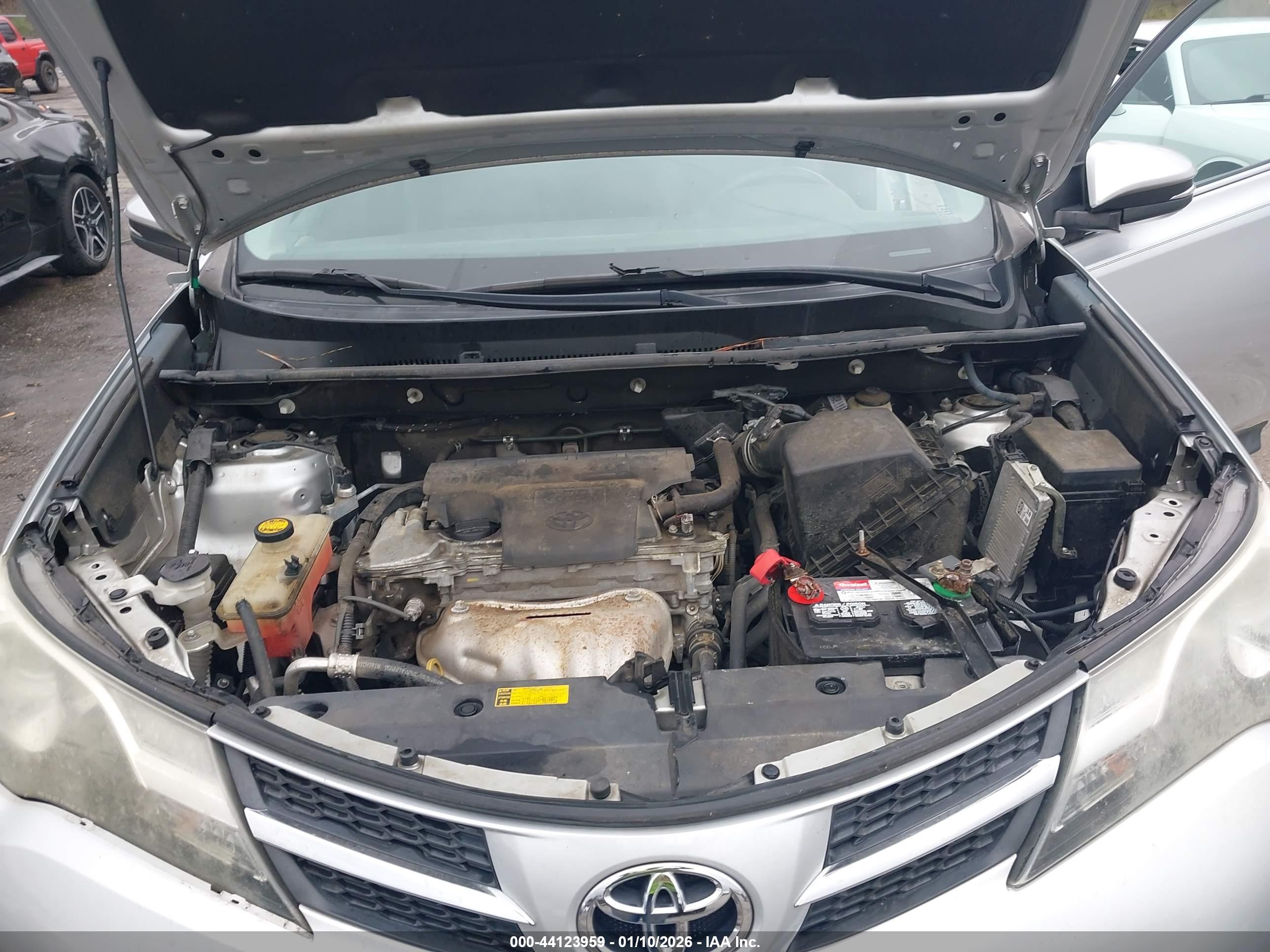 TOYOTA RAV4 image 10