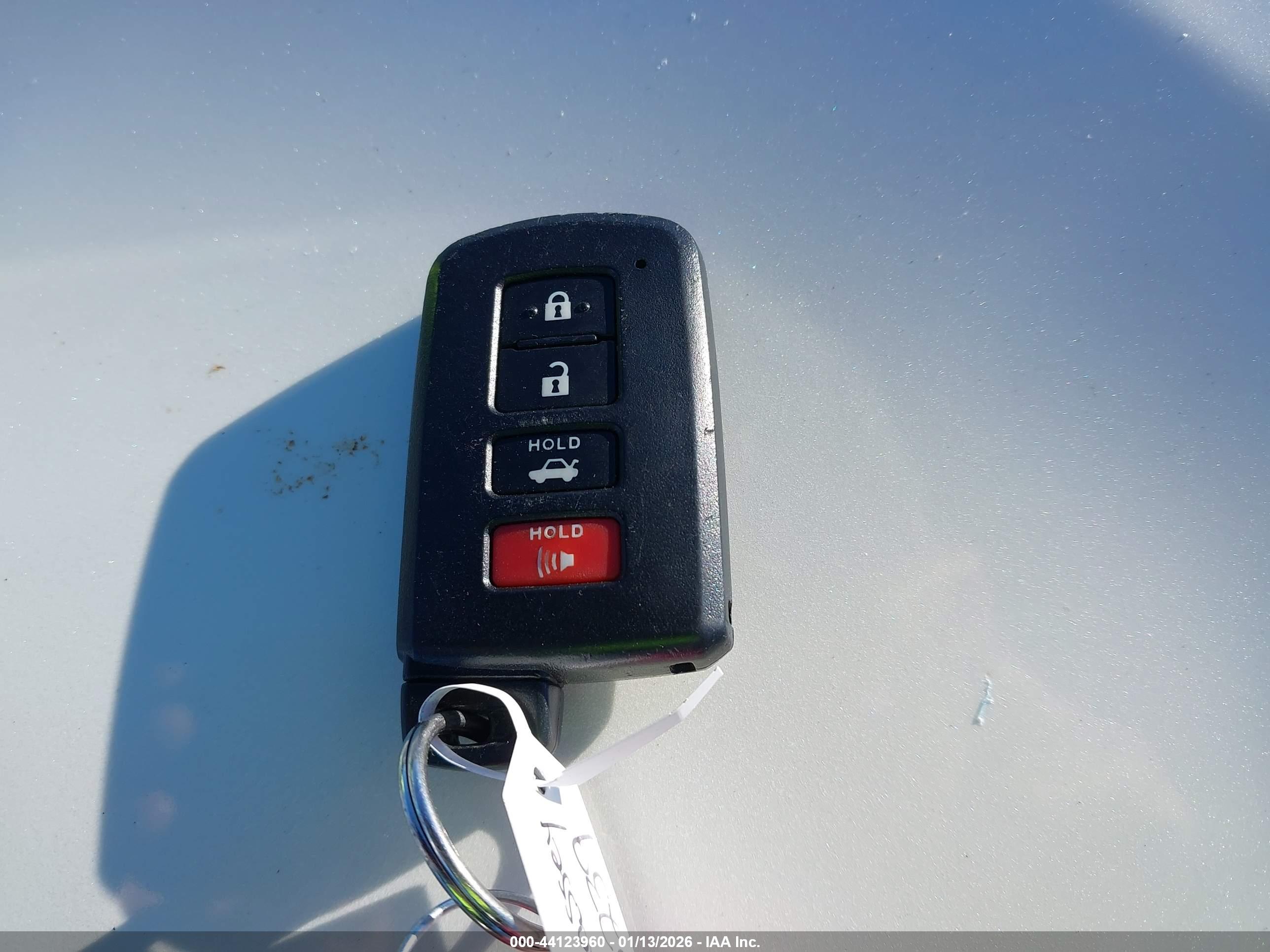 TOYOTA AVALON image 11