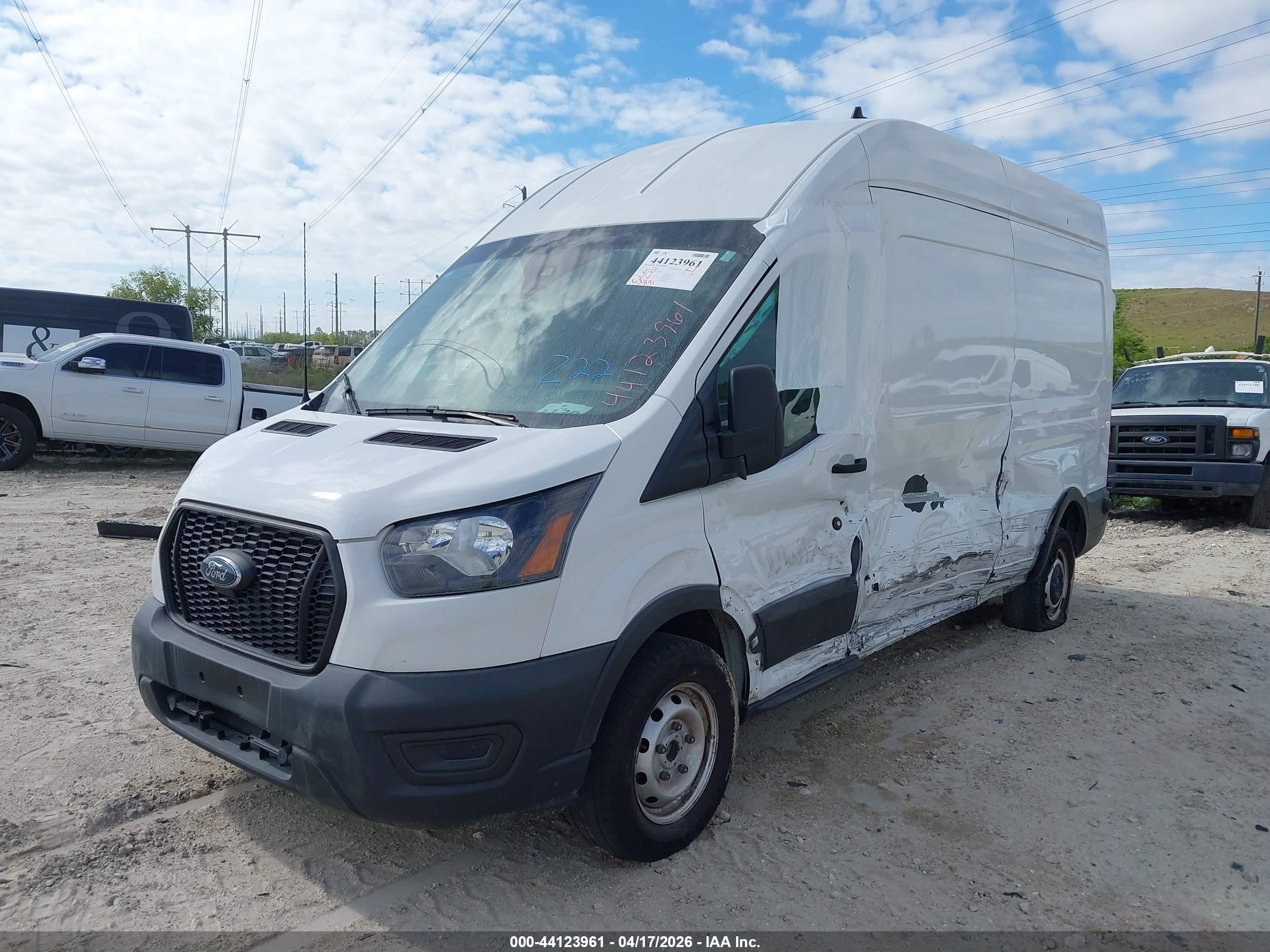 FORD TRANSIT-250 image 2