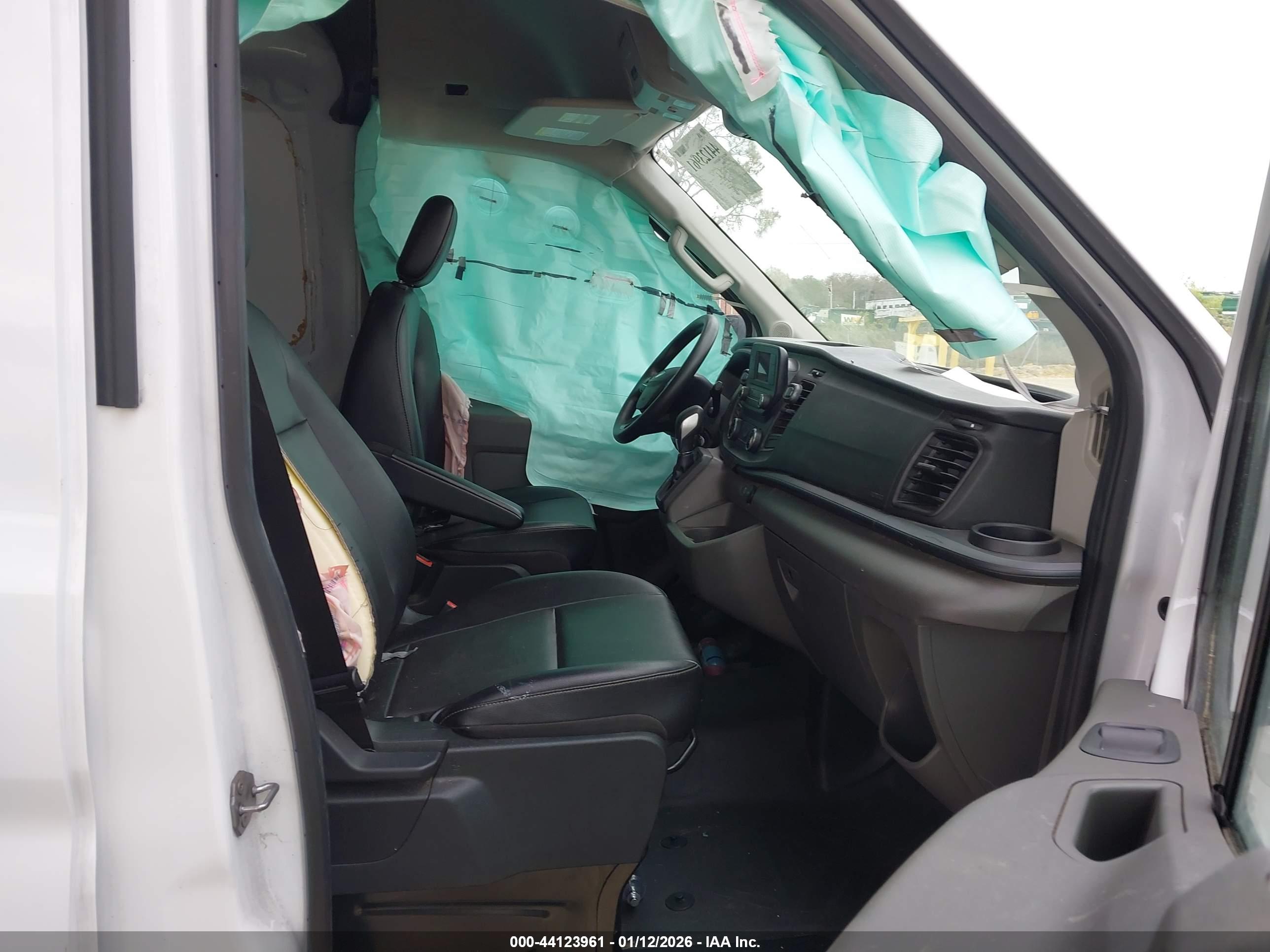 FORD TRANSIT-250 image 5