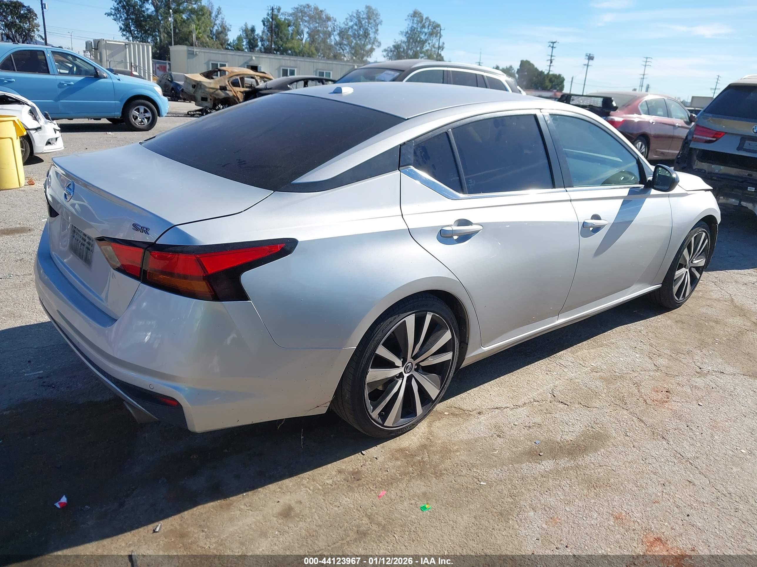 NISSAN ALTIMA image 4