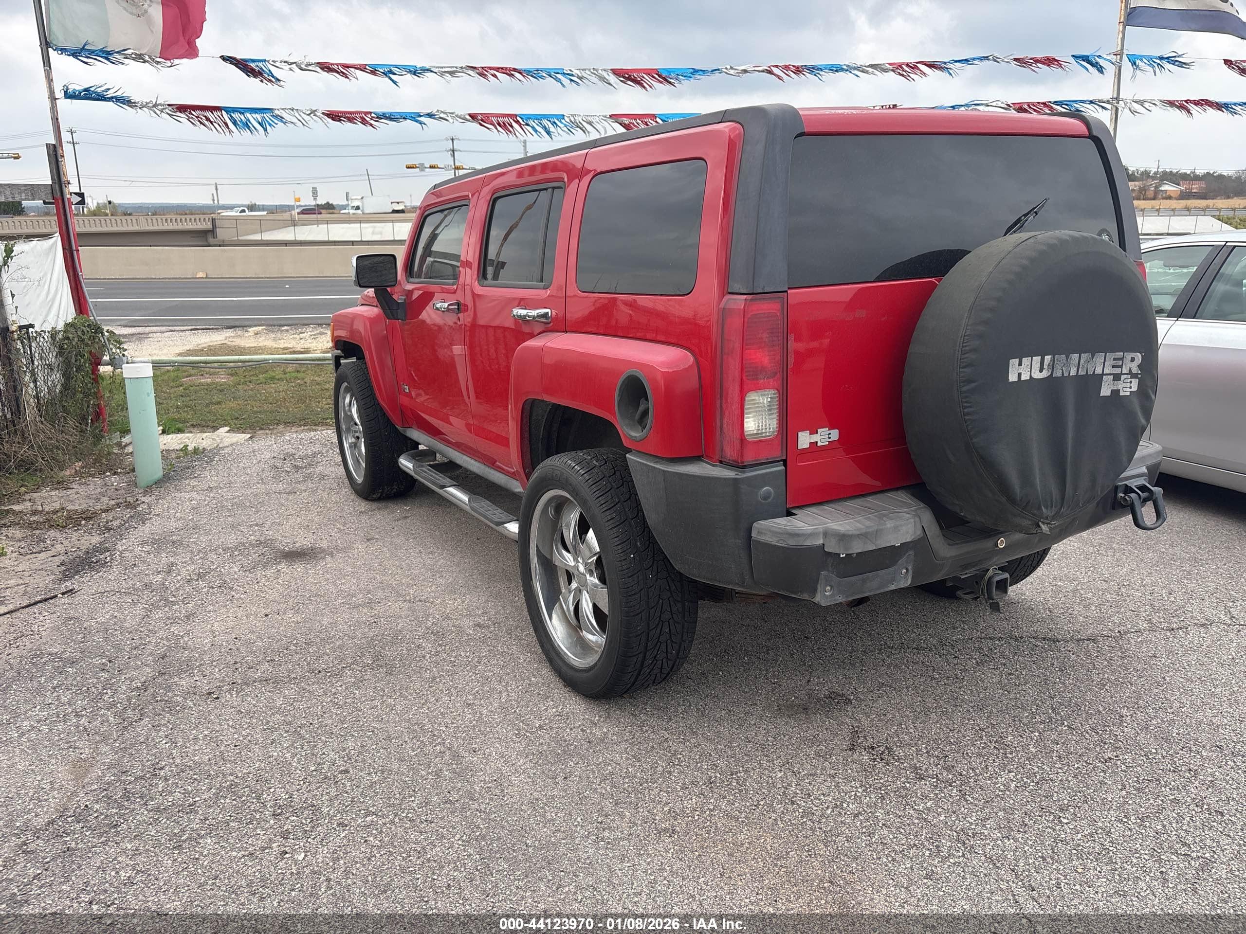 HUMMER H3 image 3