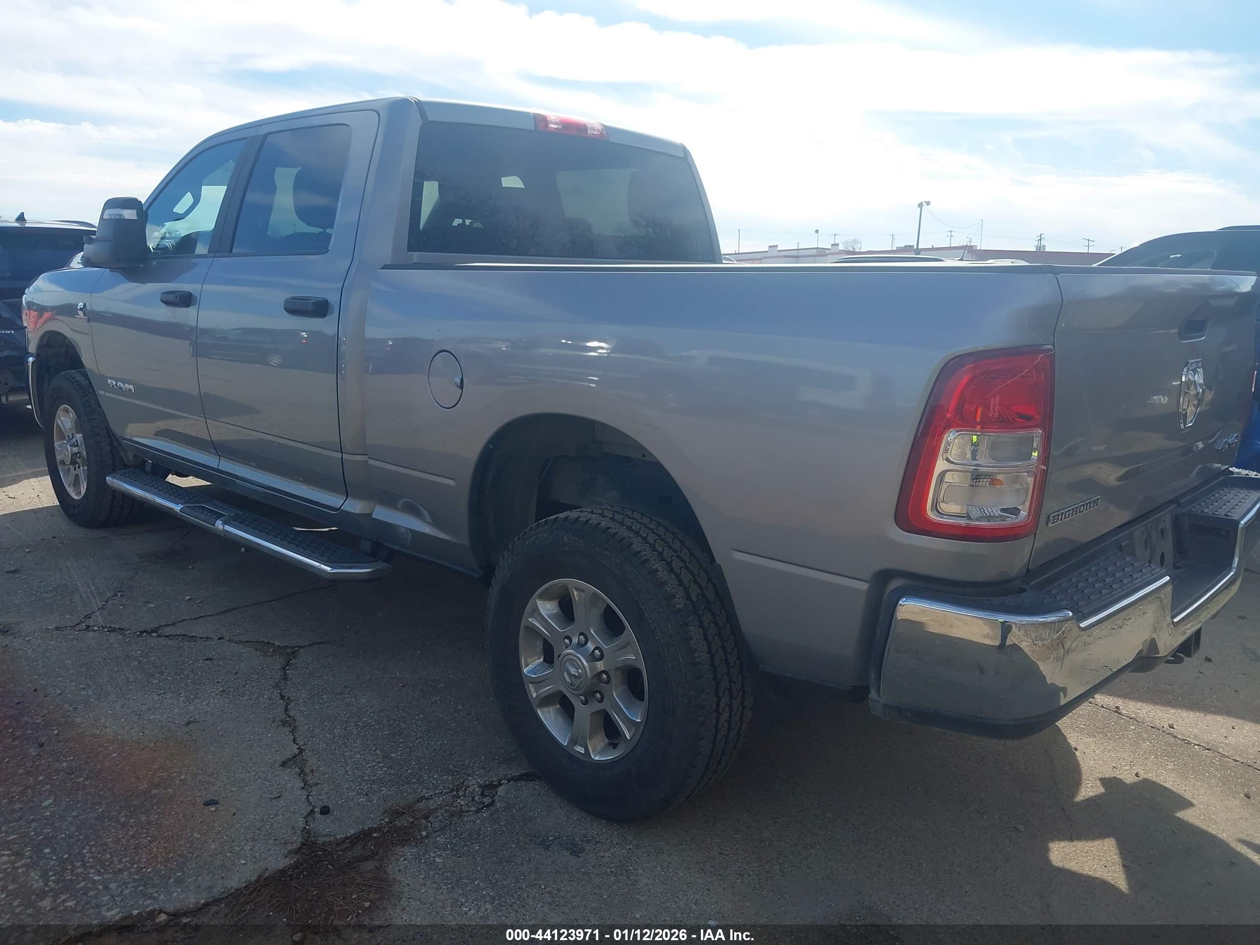 RAM 2500 image 3