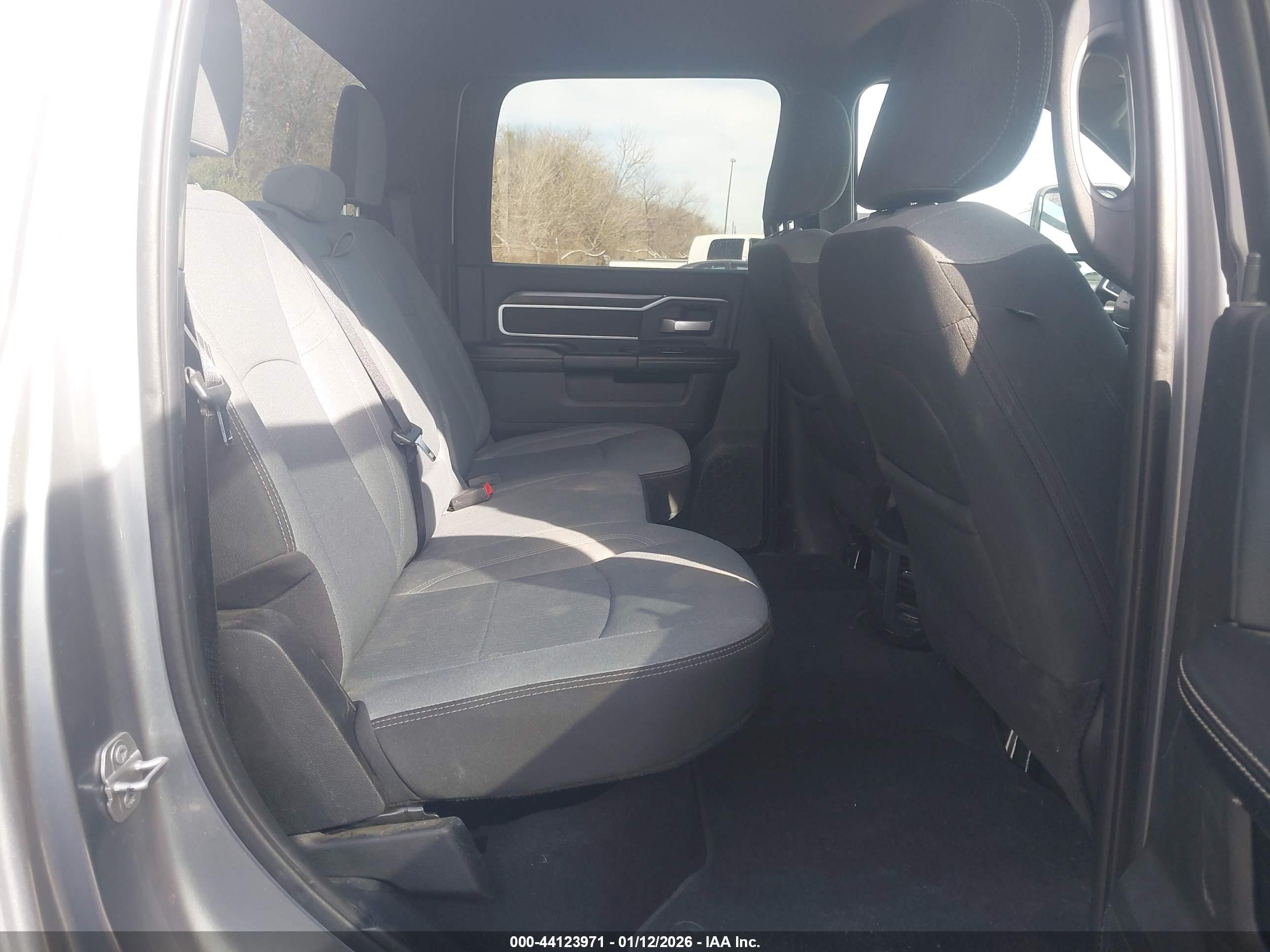 RAM 2500 image 8