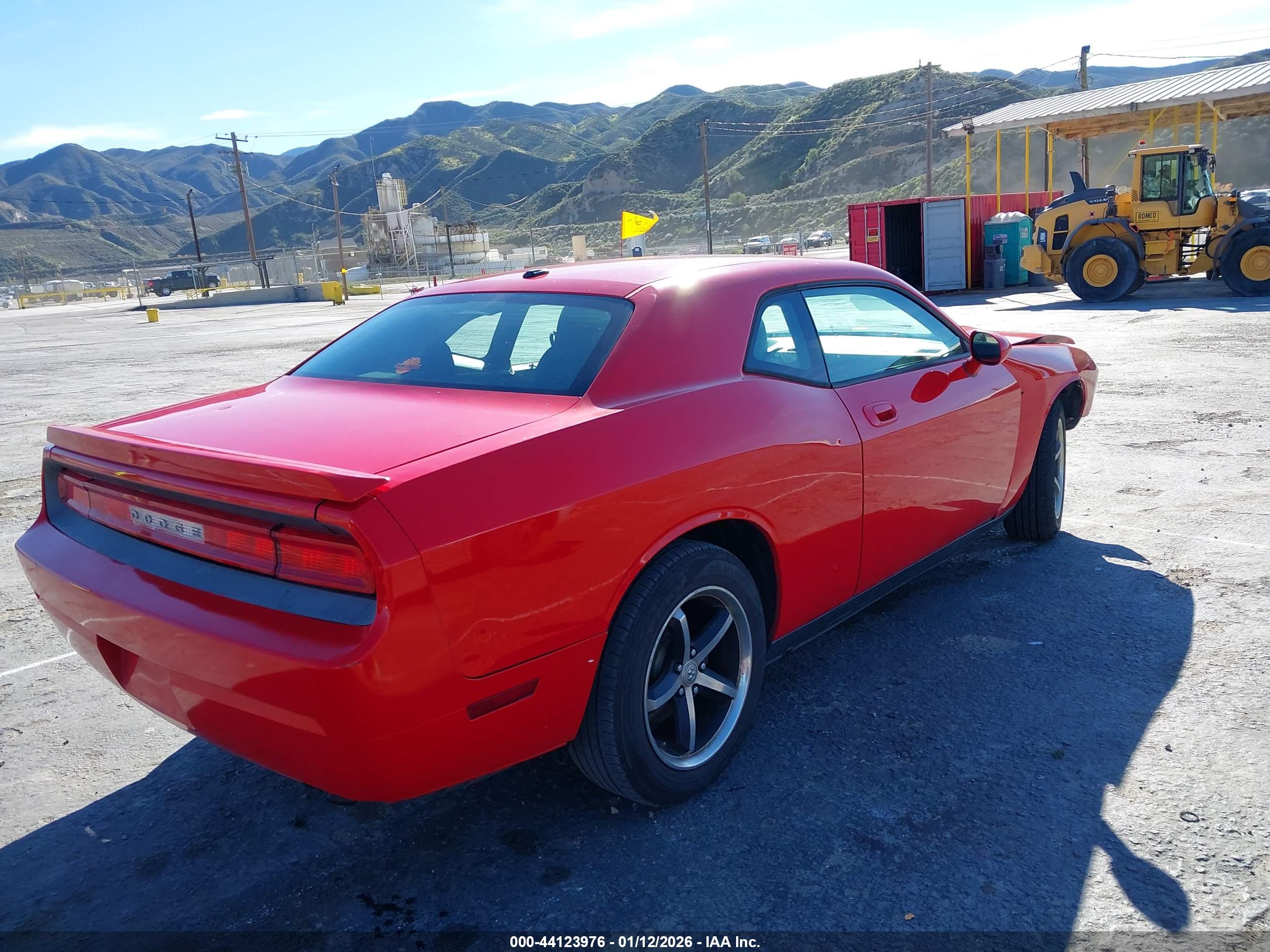 DODGE CHALLENGER image 4
