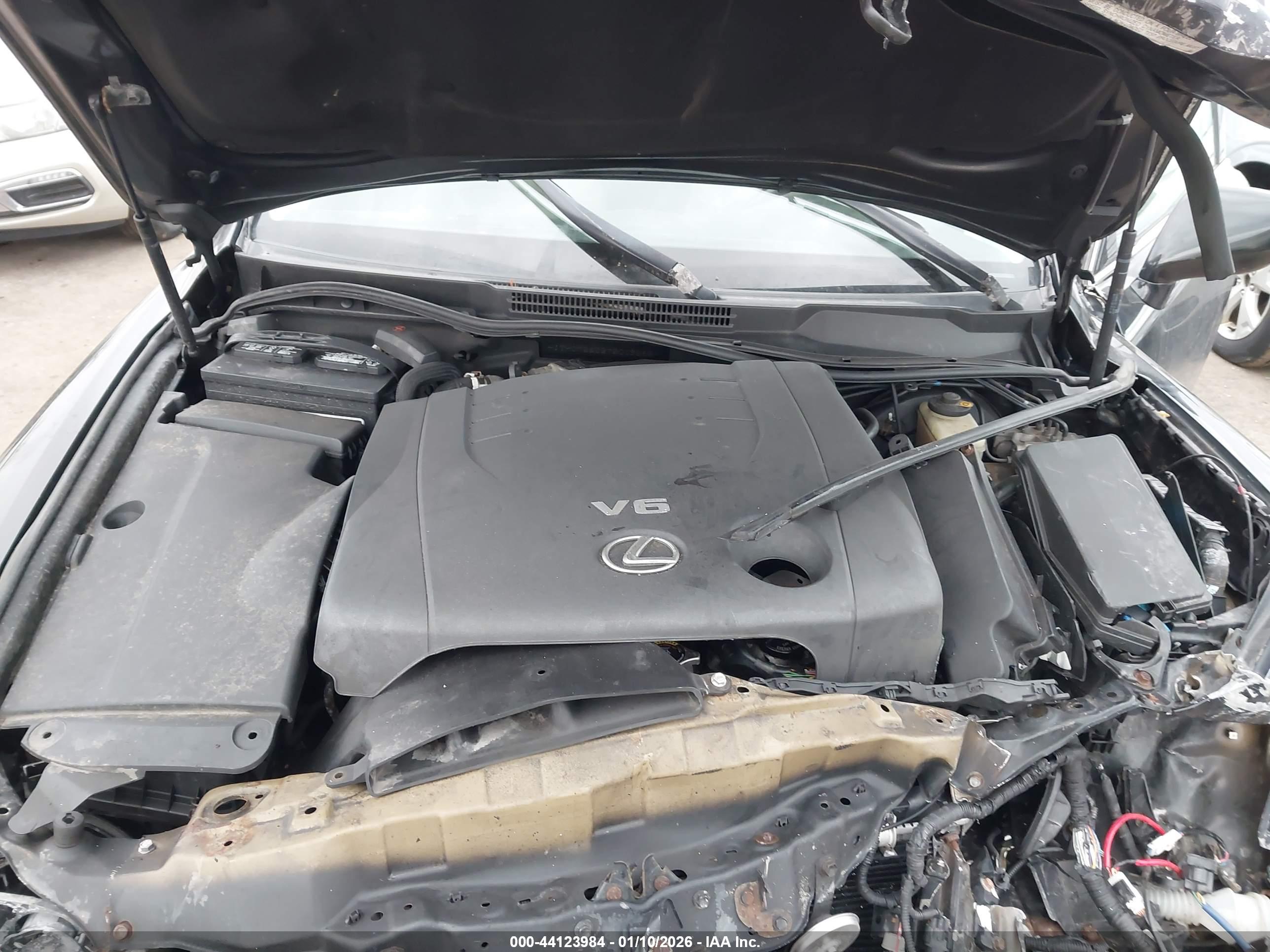 LEXUS IS image 10