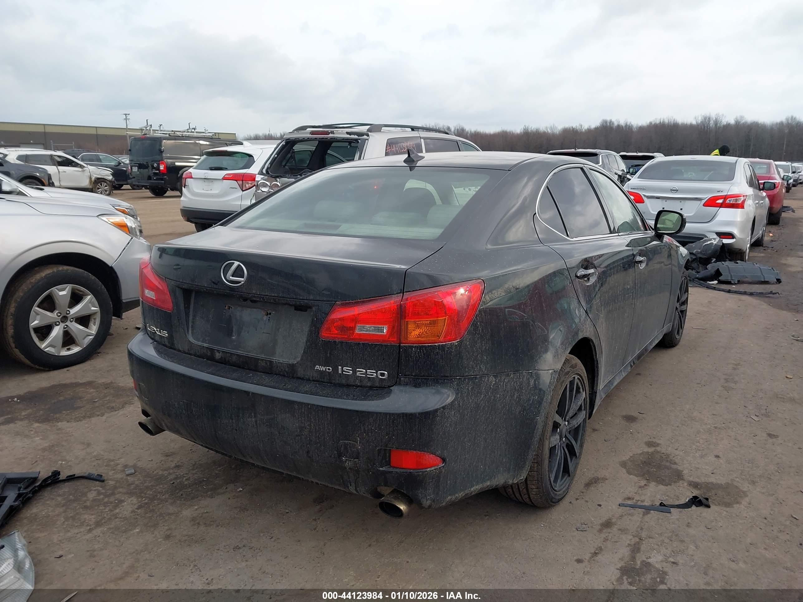 LEXUS IS image 4
