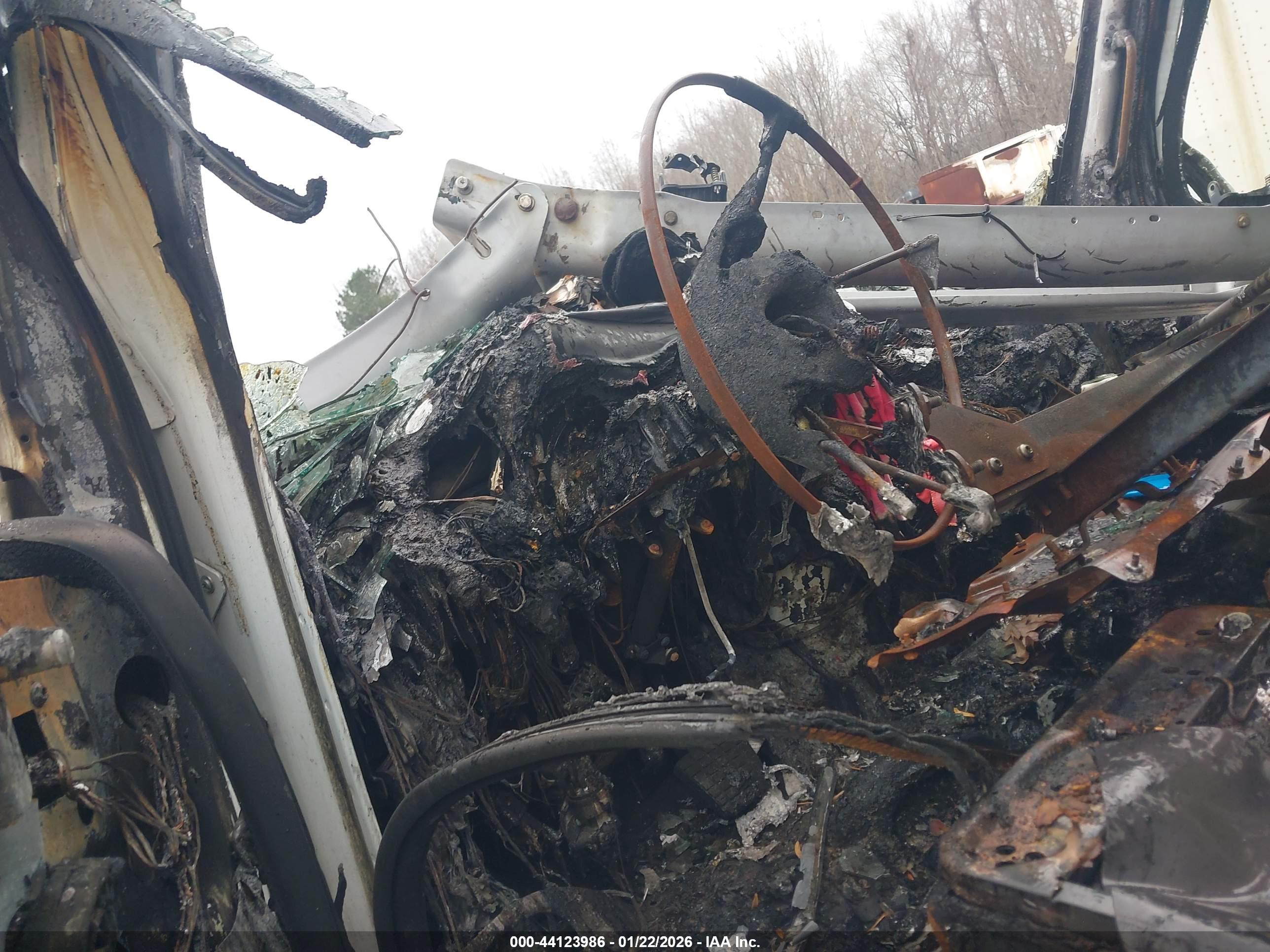 FREIGHTLINER M2 image 6