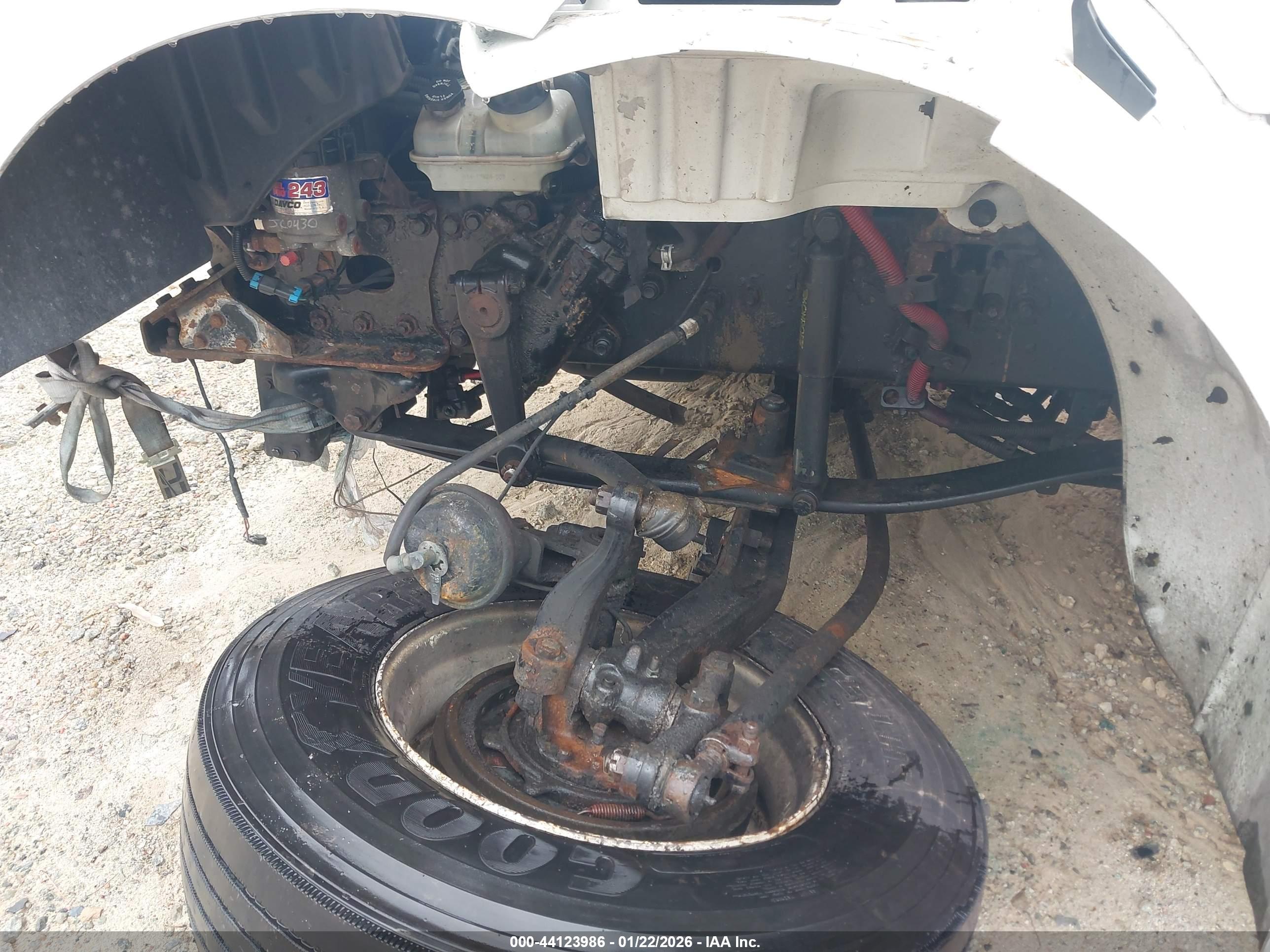 FREIGHTLINER M2 image 8