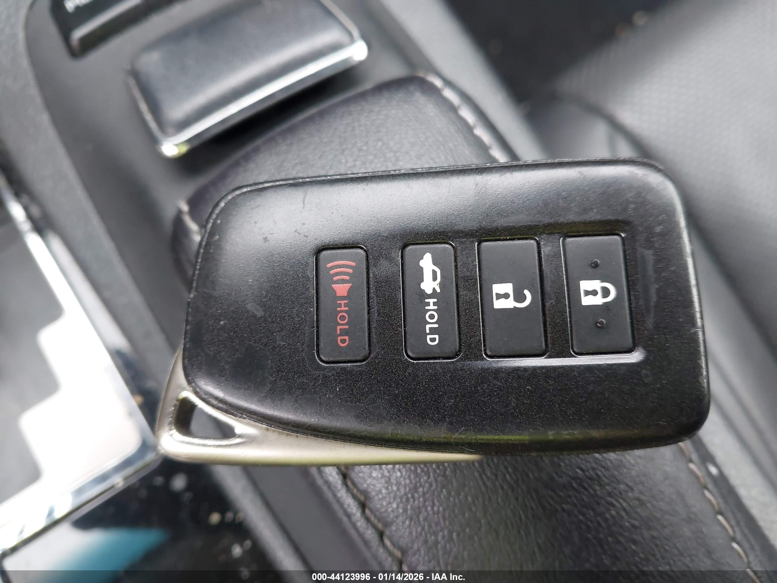 LEXUS ES image 11