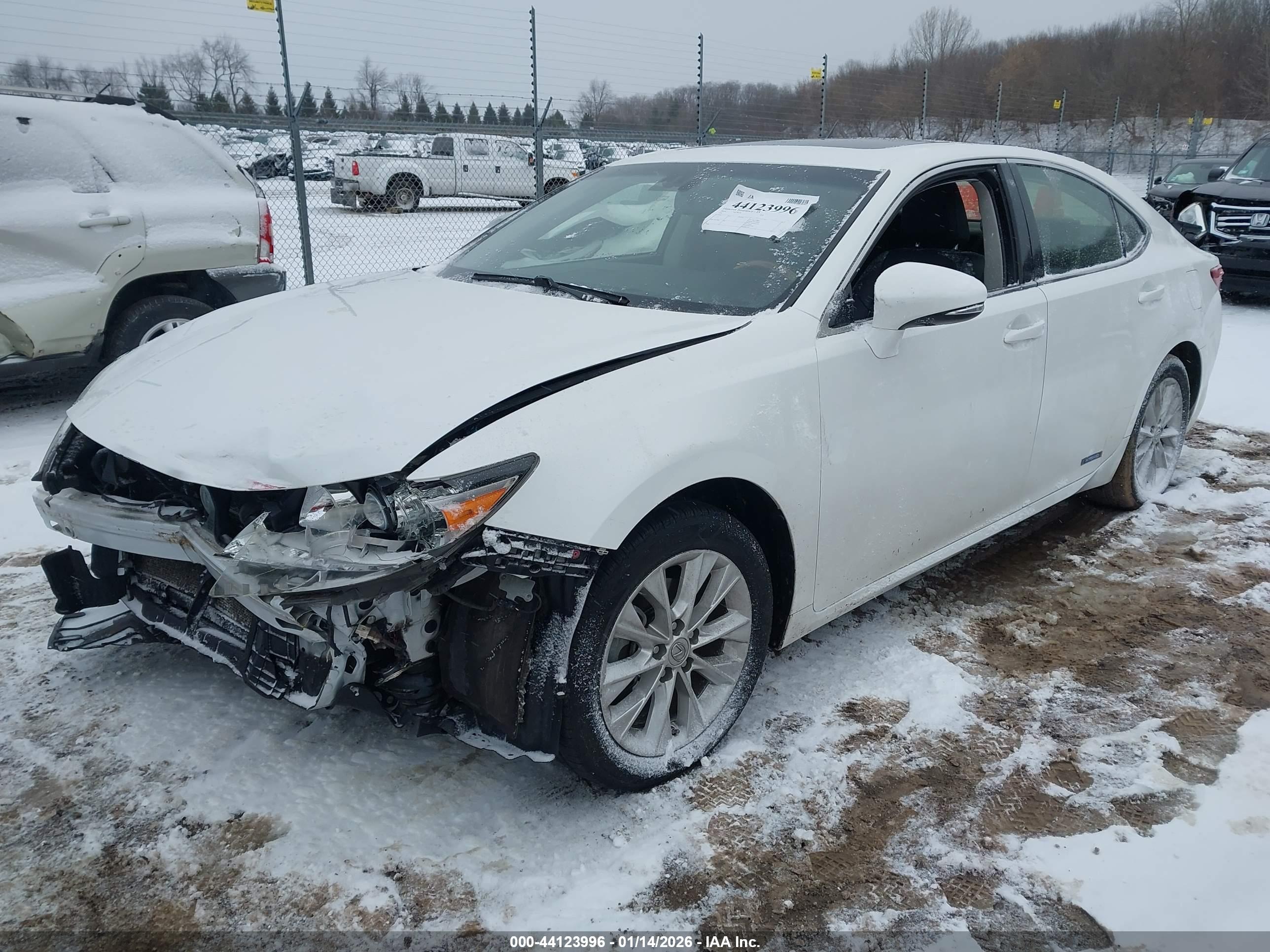 LEXUS ES image 2