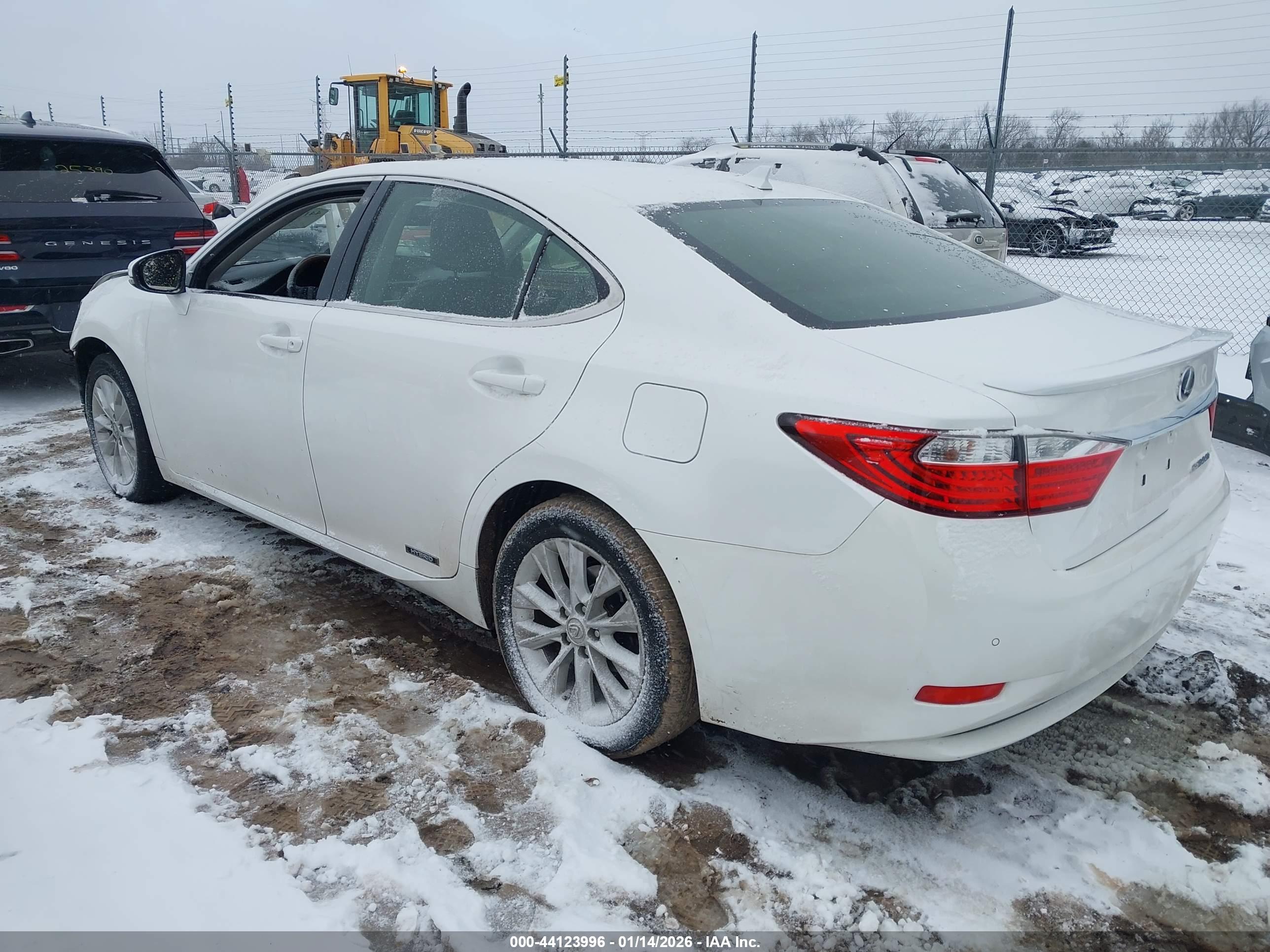 LEXUS ES image 3