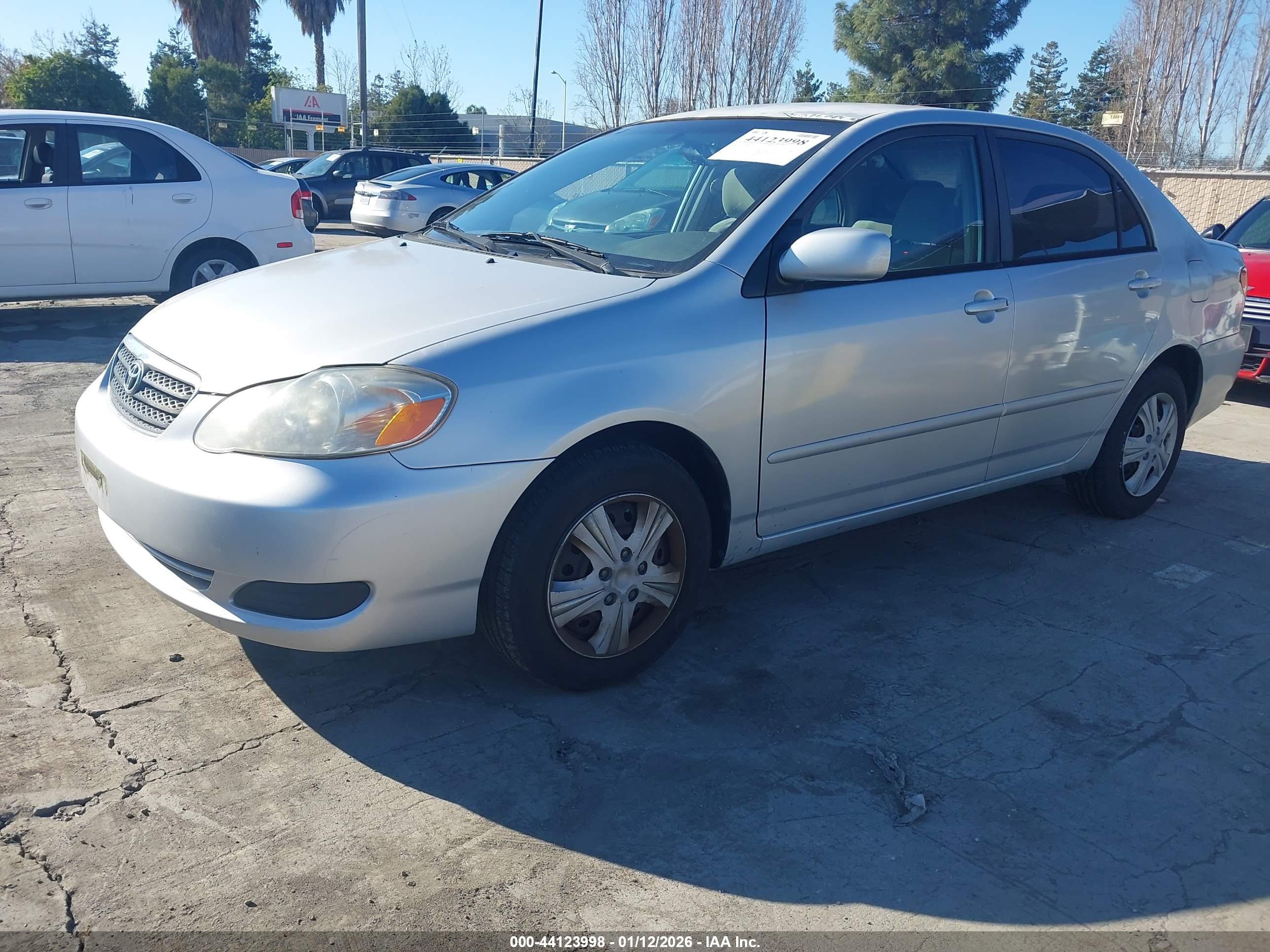 TOYOTA COROLLA image 2