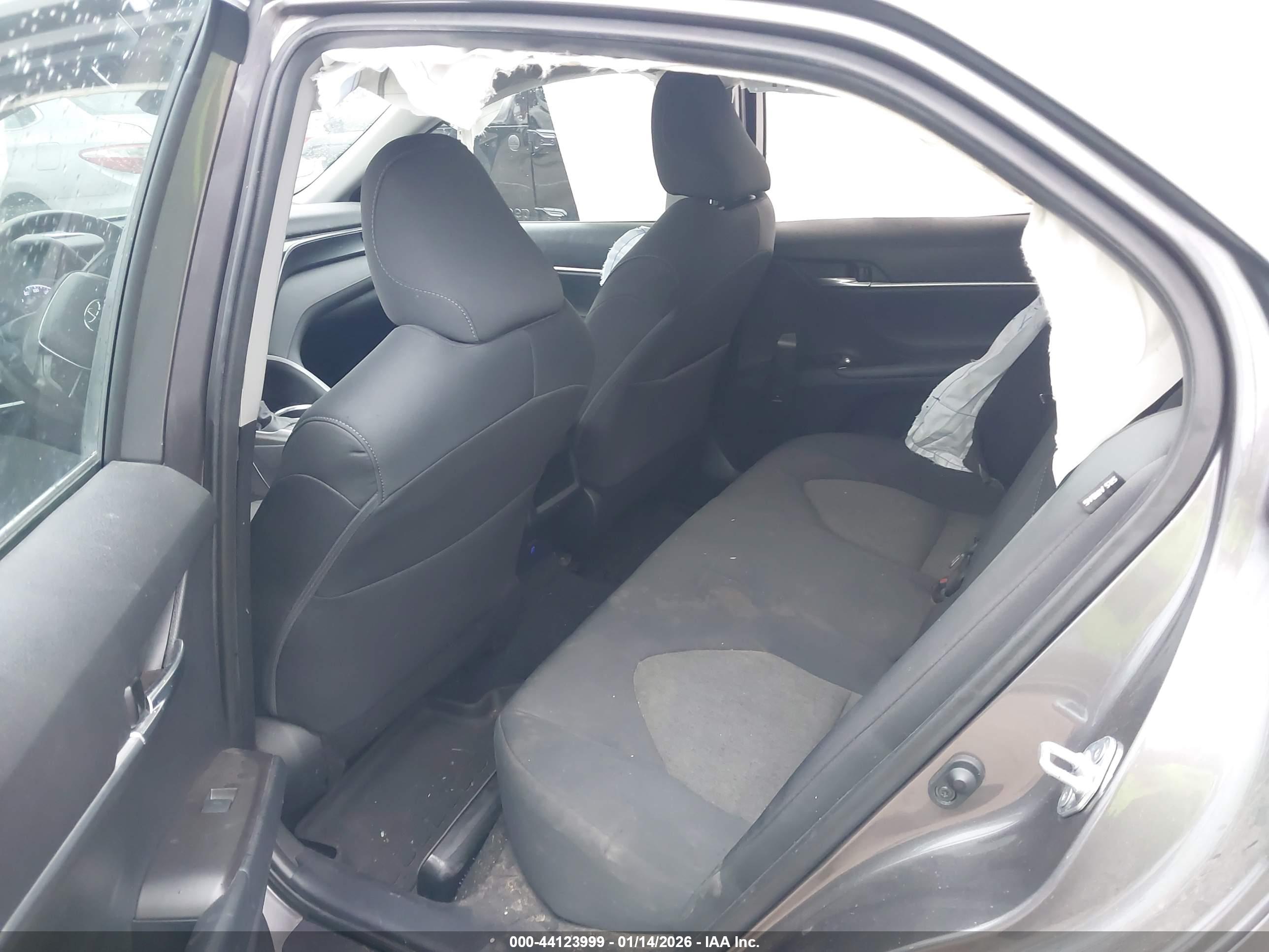 TOYOTA CAMRY image 8