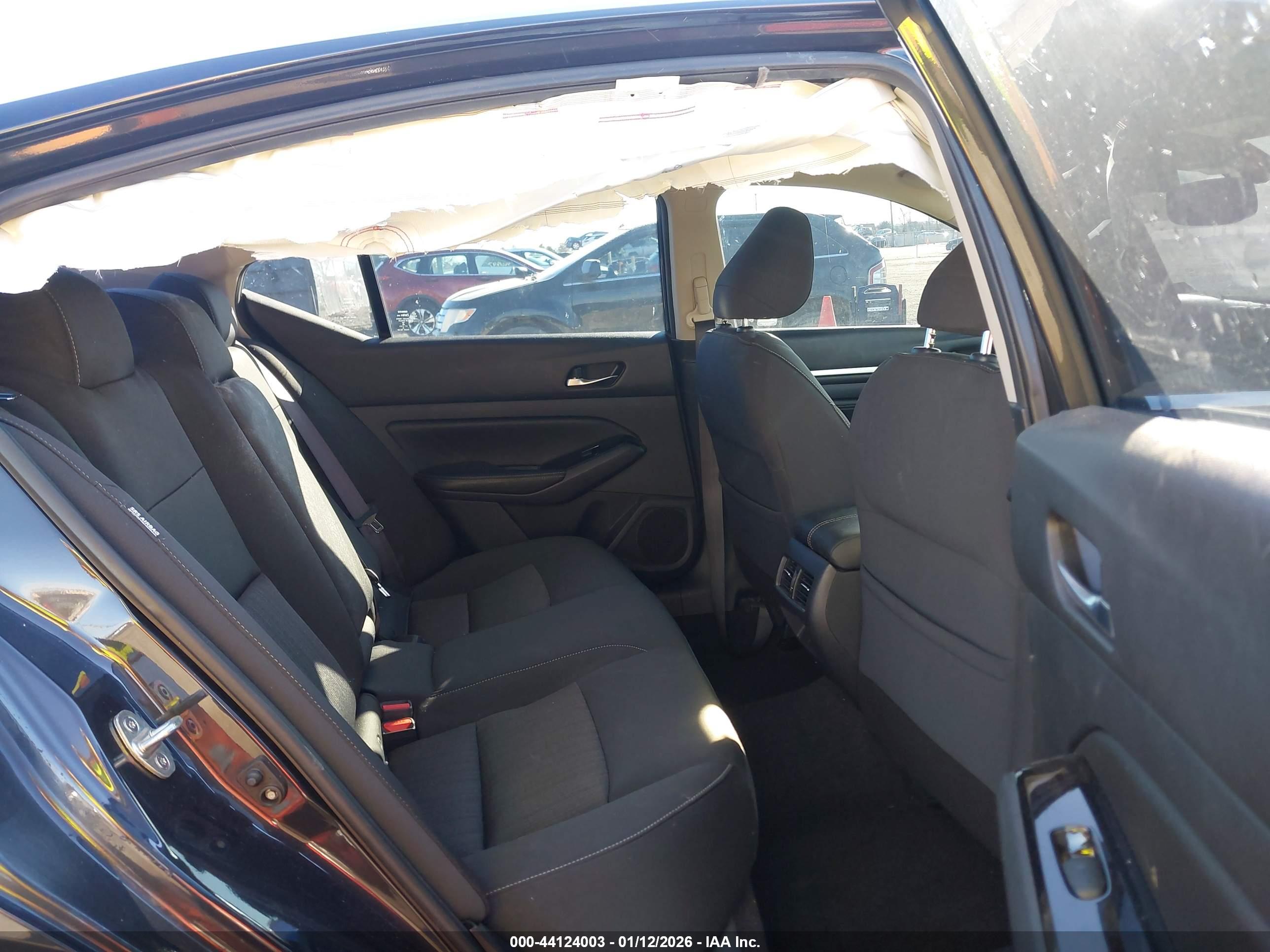 NISSAN ALTIMA image 8