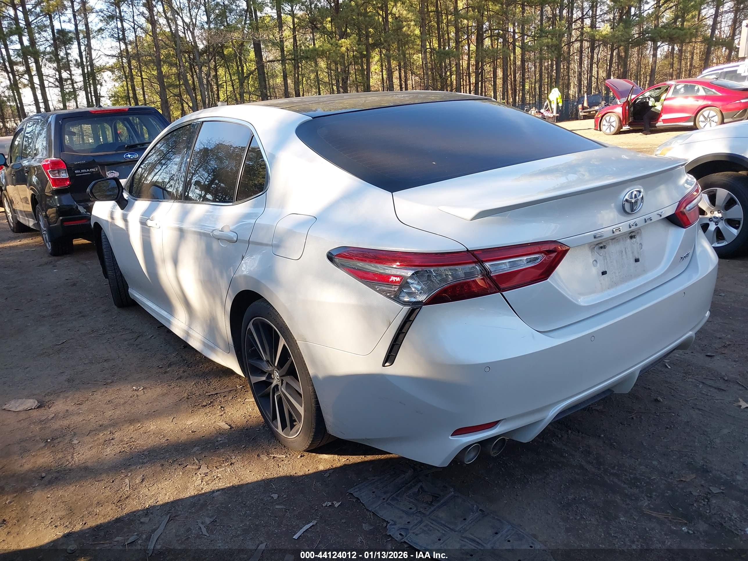 TOYOTA CAMRY image 3
