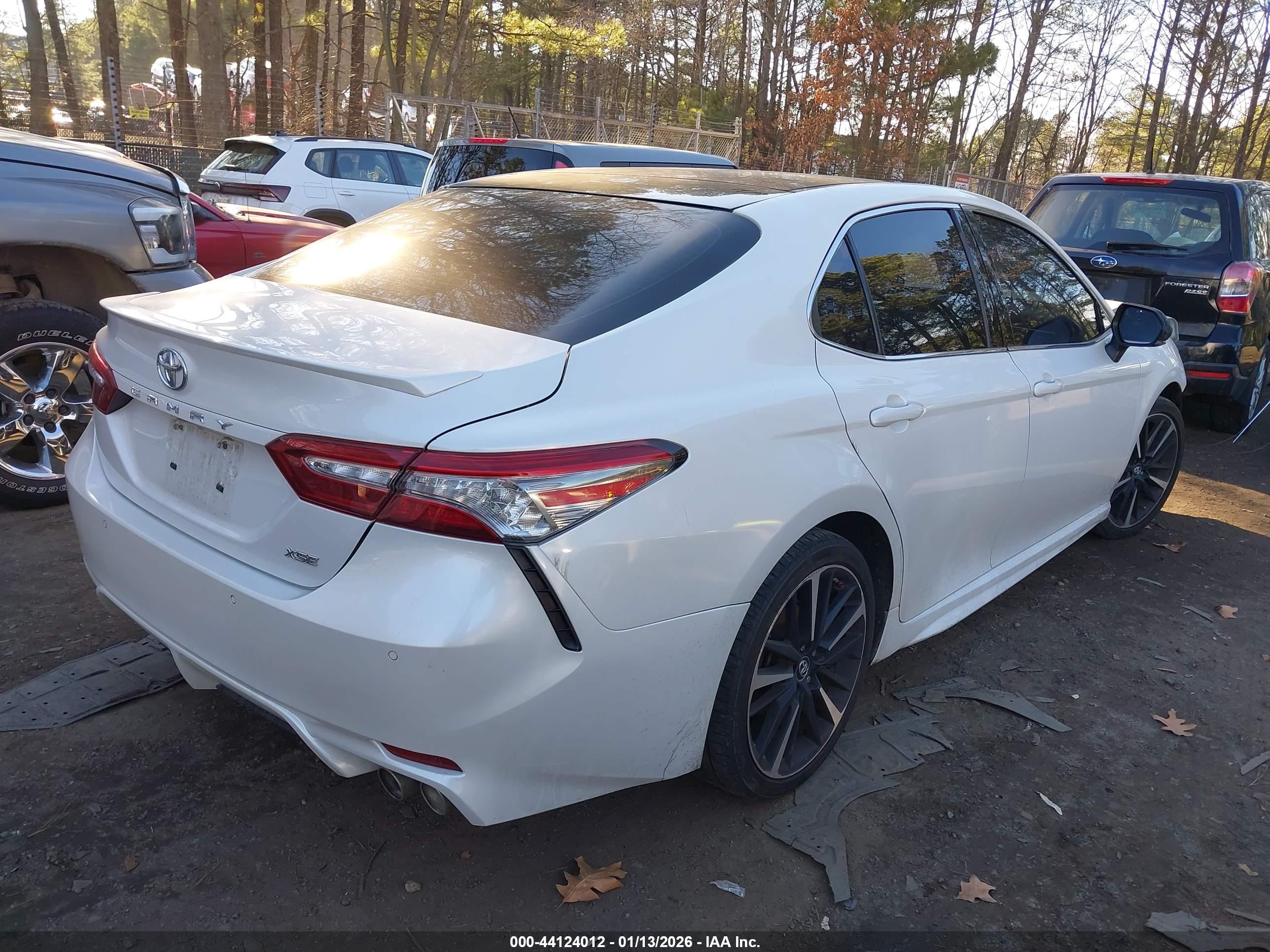 TOYOTA CAMRY image 4