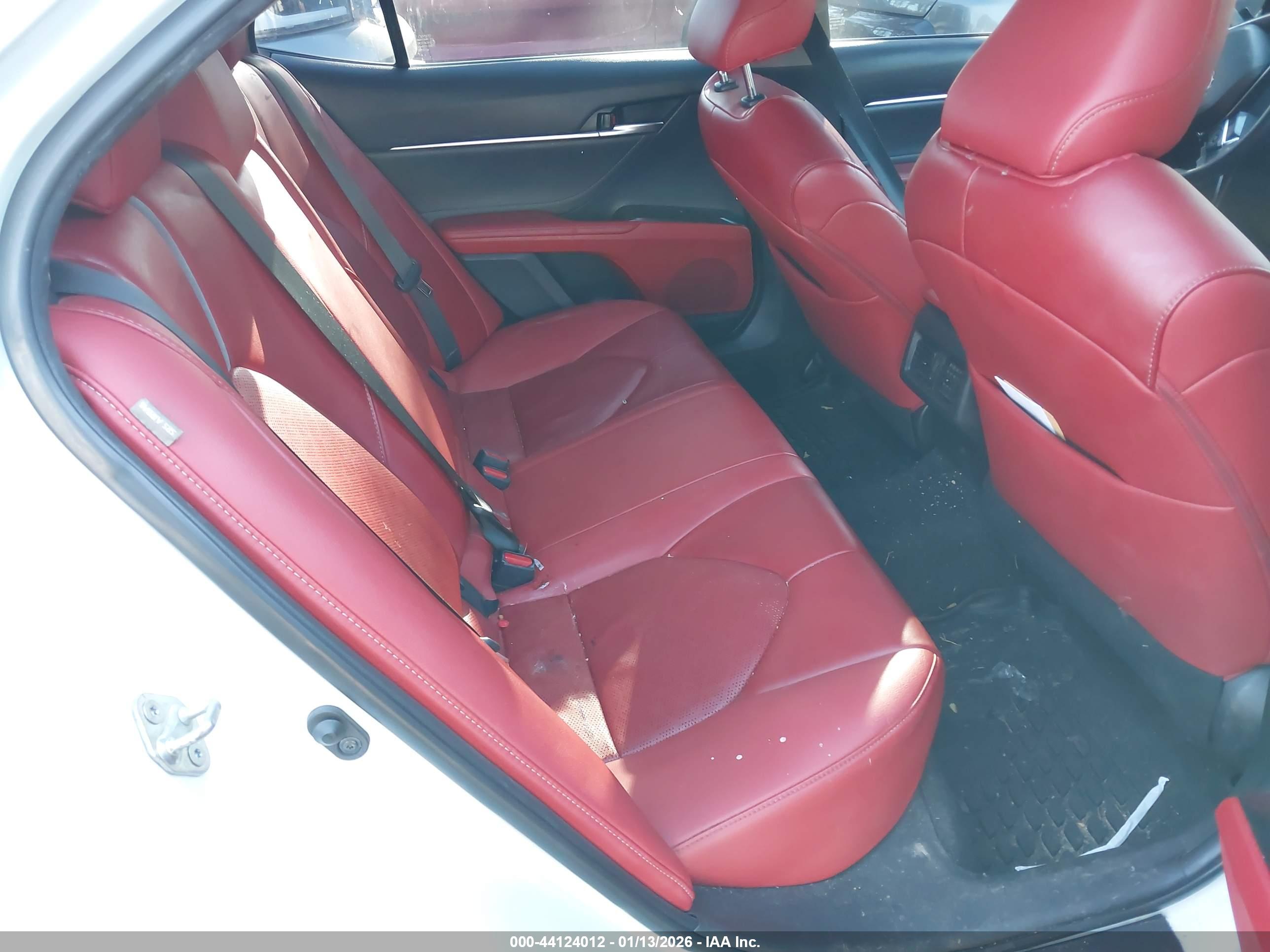 TOYOTA CAMRY image 8