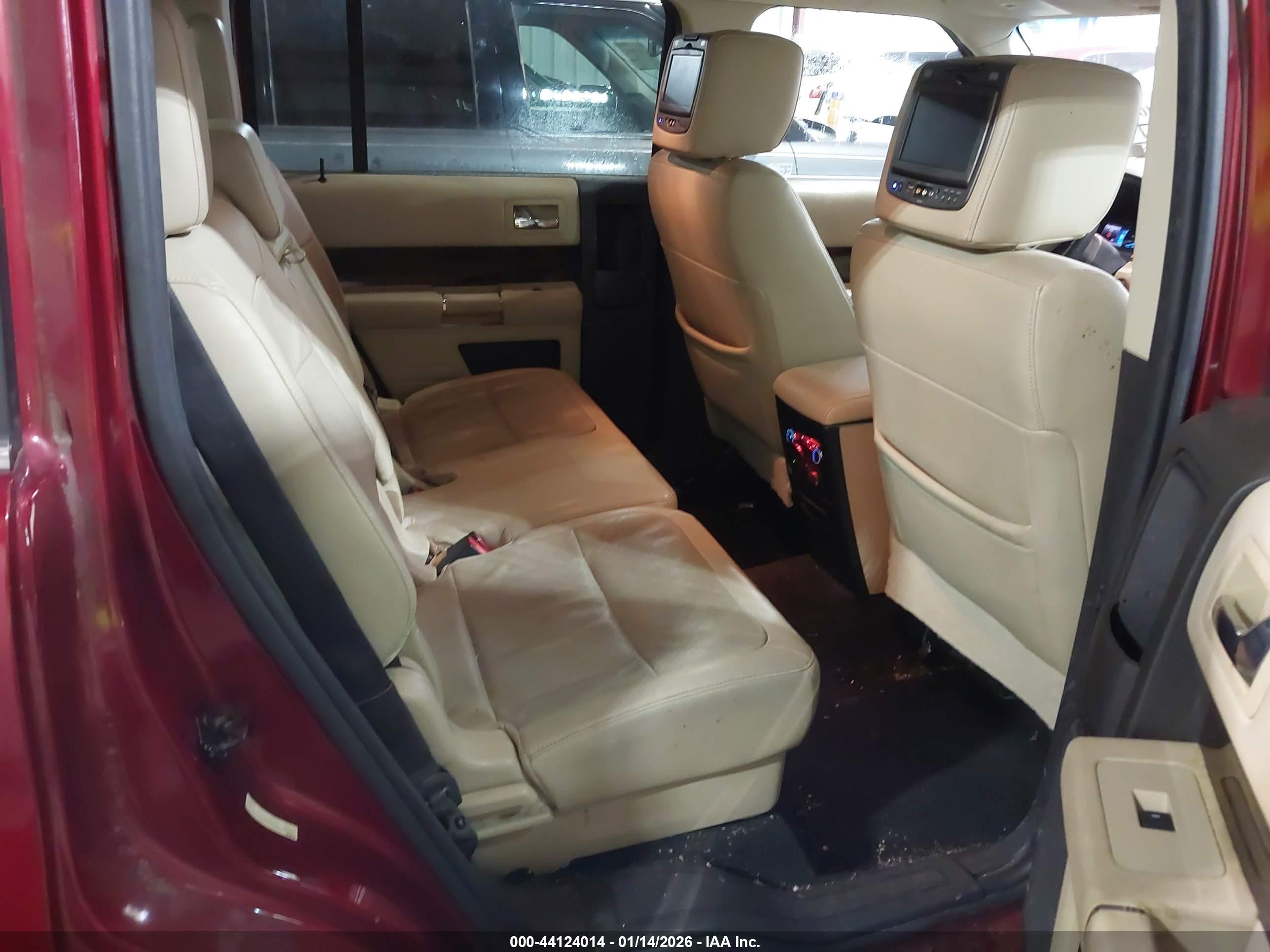 FORD FLEX image 8