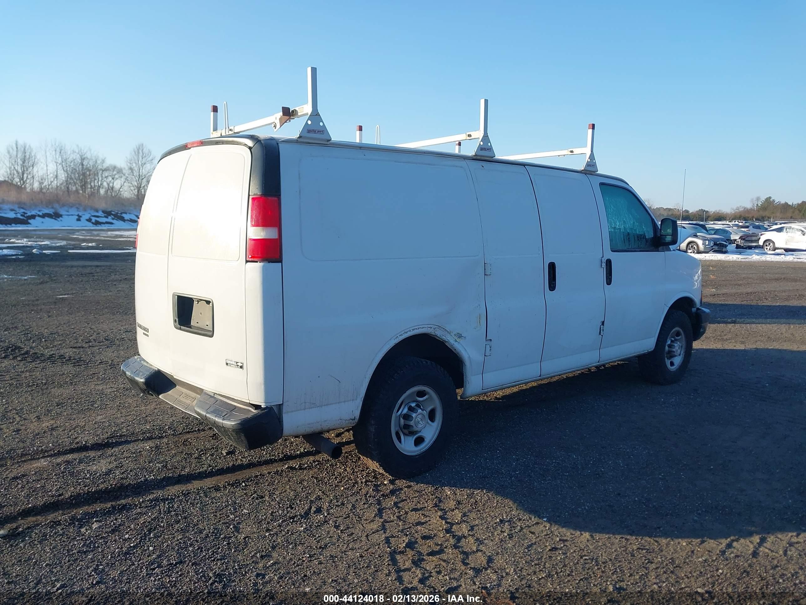 CHEVROLET EXPRESS image 4