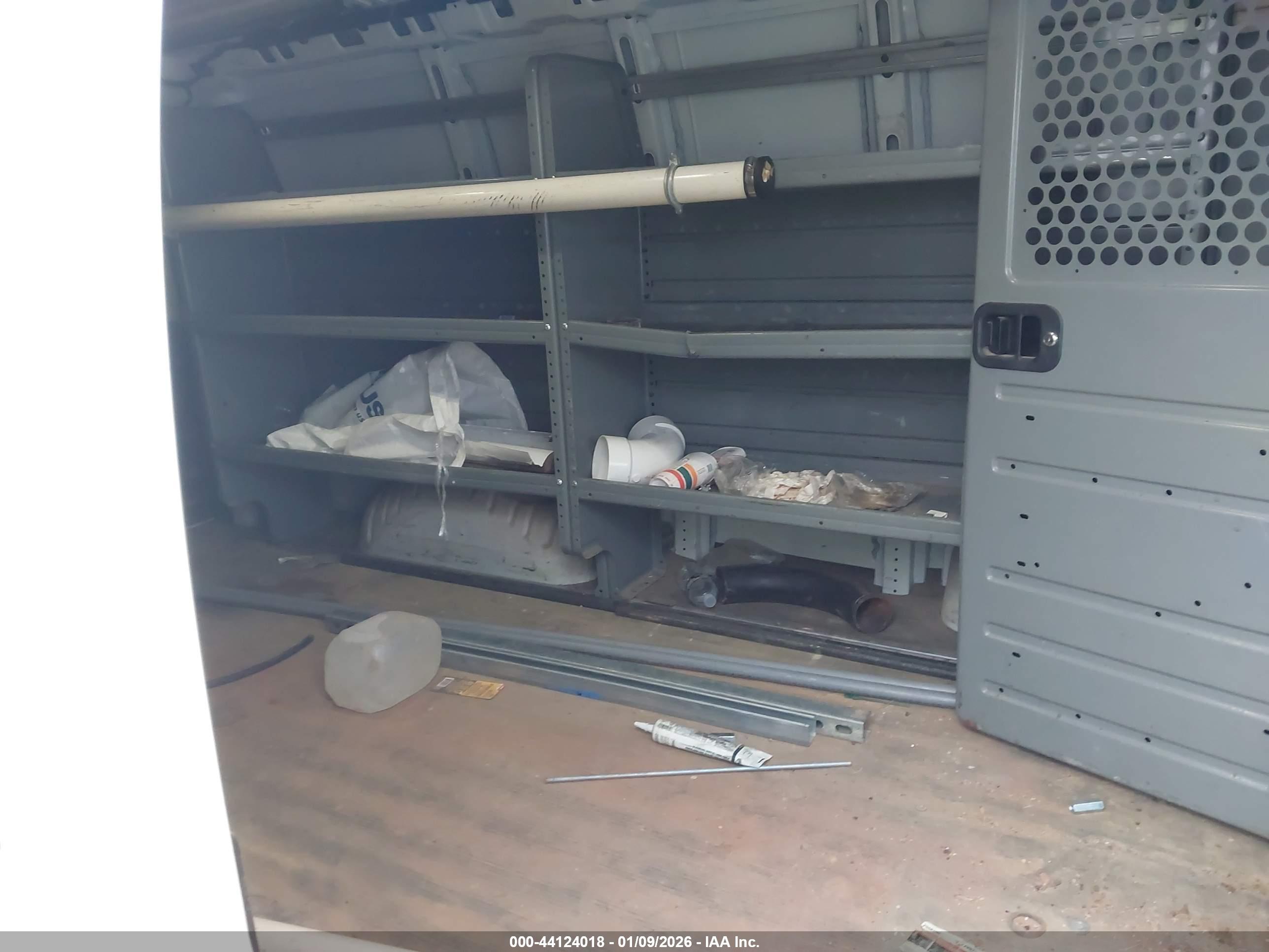 CHEVROLET EXPRESS image 8