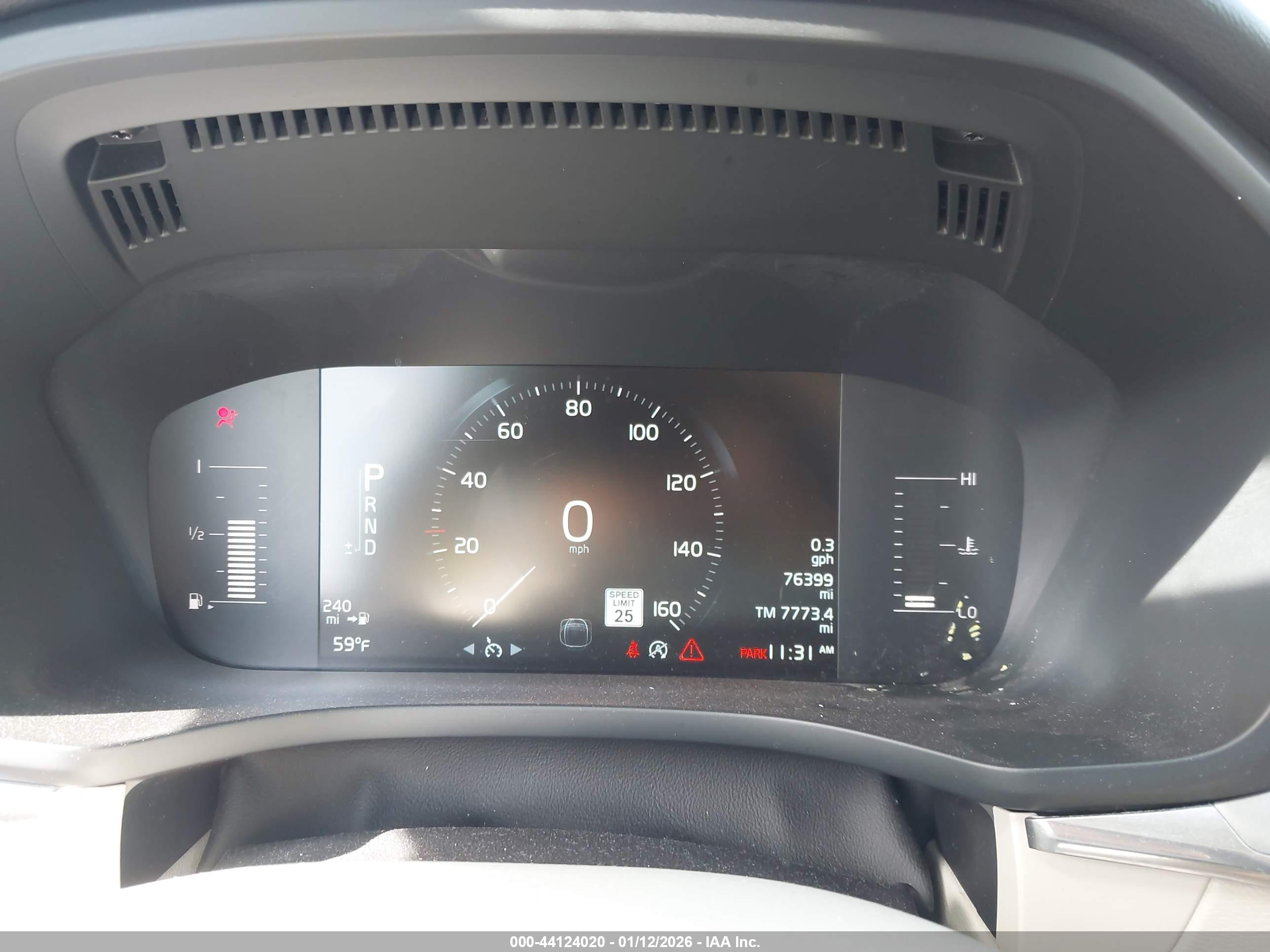 VOLVO XC60 image 7