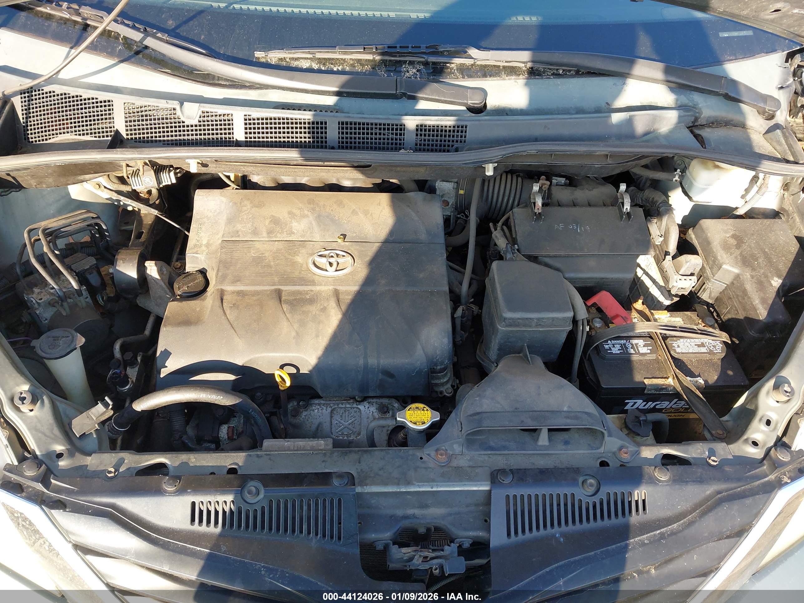 TOYOTA SIENNA image 10
