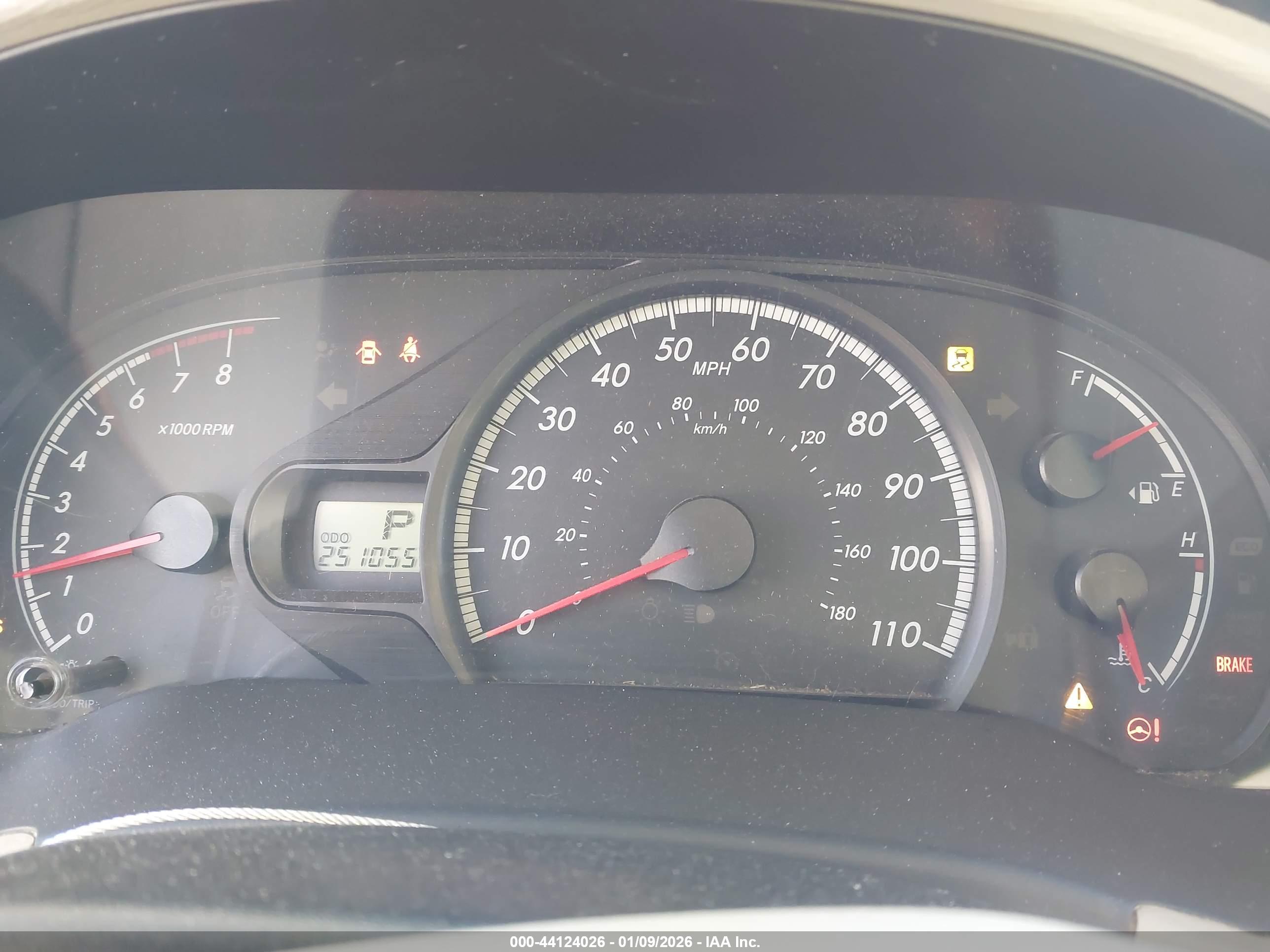 TOYOTA SIENNA image 7