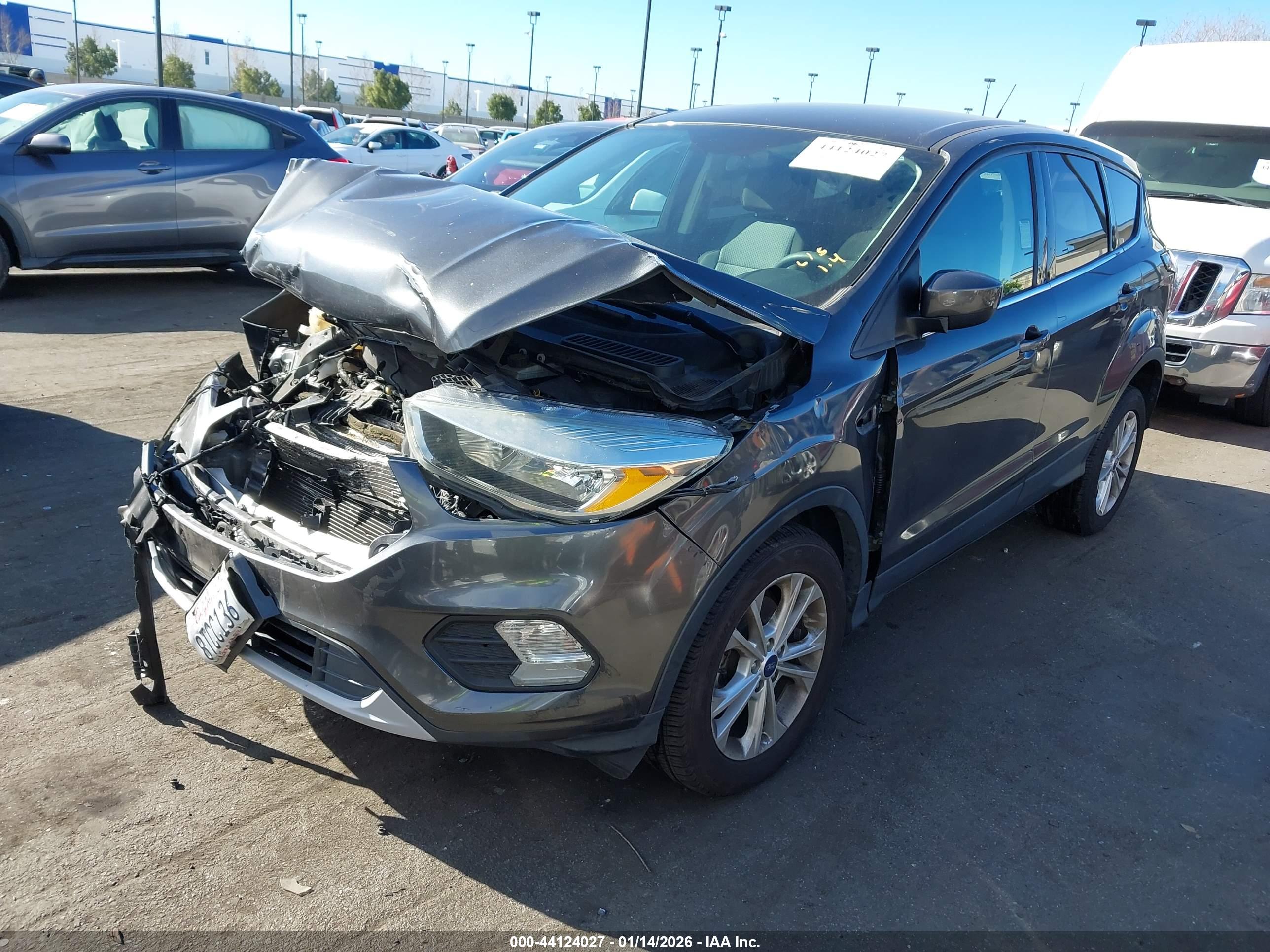 FORD ESCAPE image 2