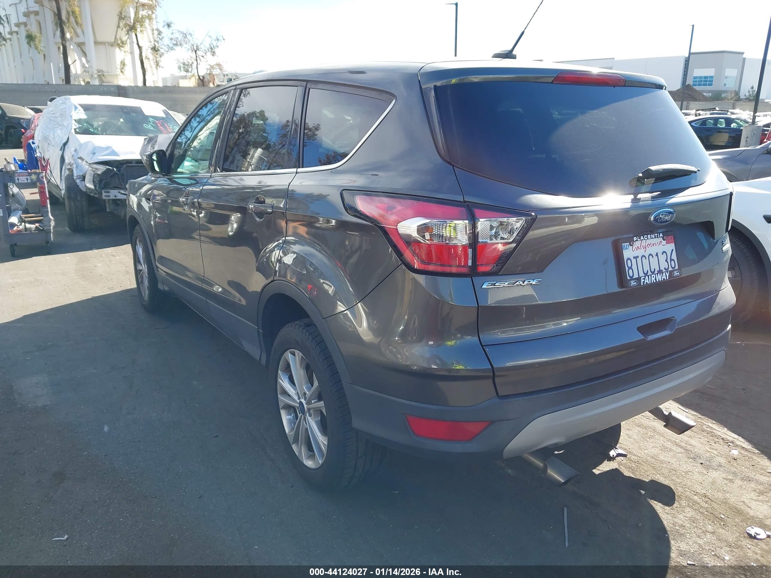 FORD ESCAPE image 3