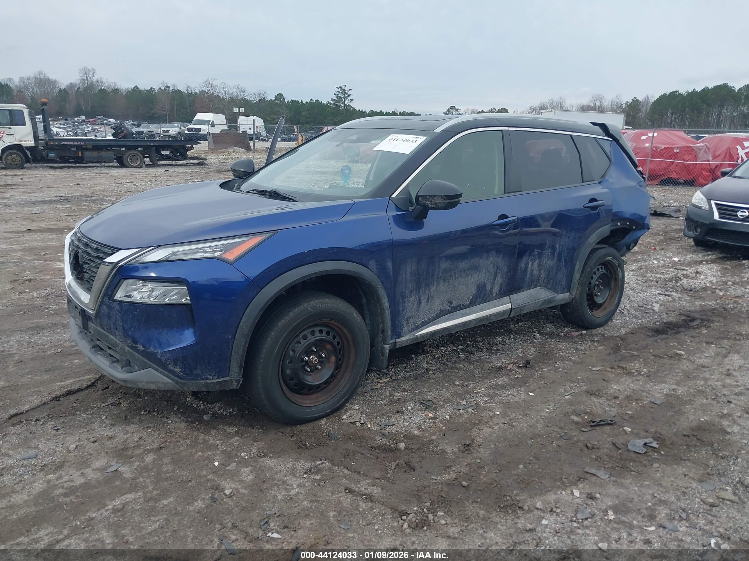 NISSAN ROGUE image 2