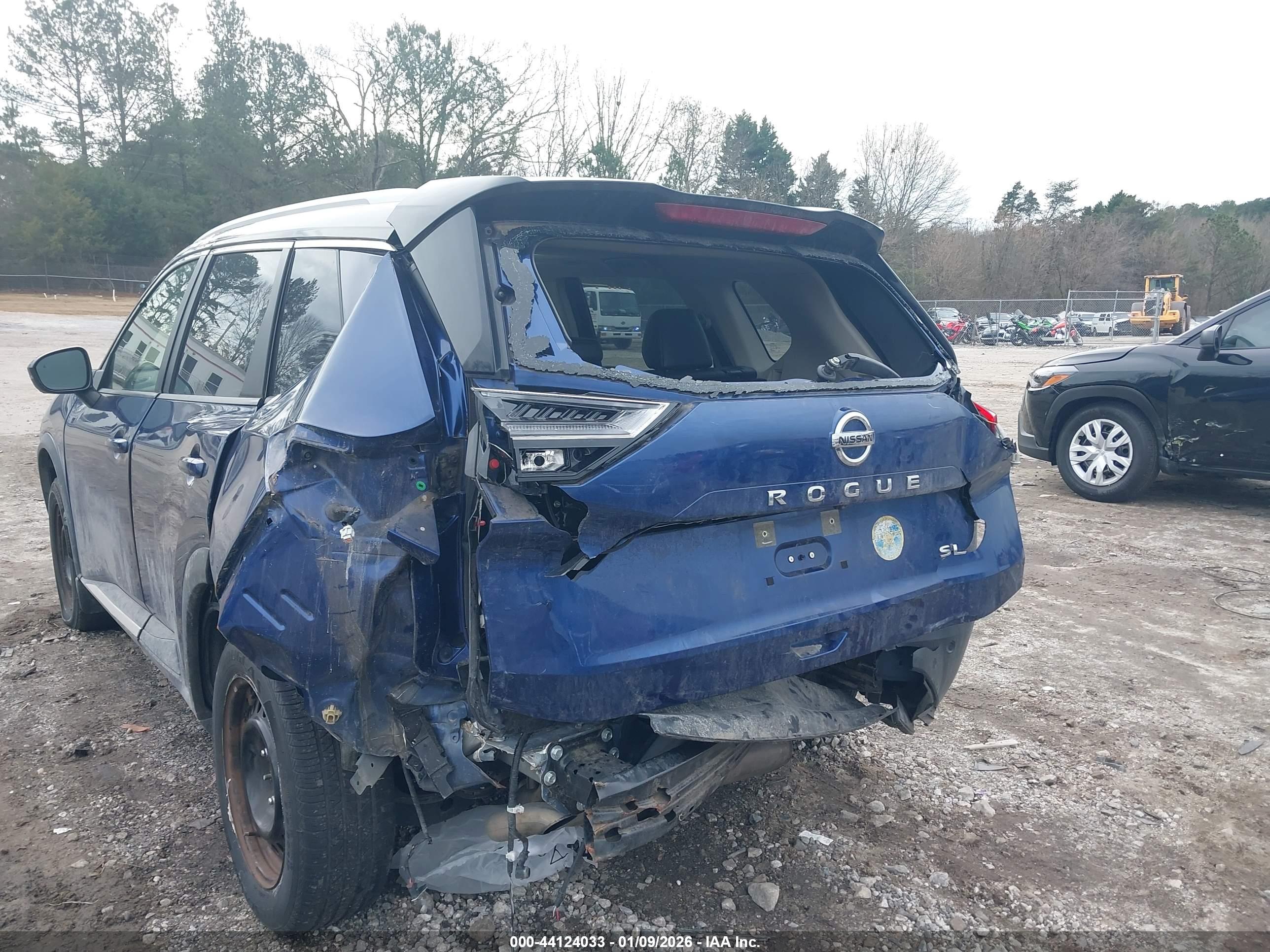 NISSAN ROGUE image 6