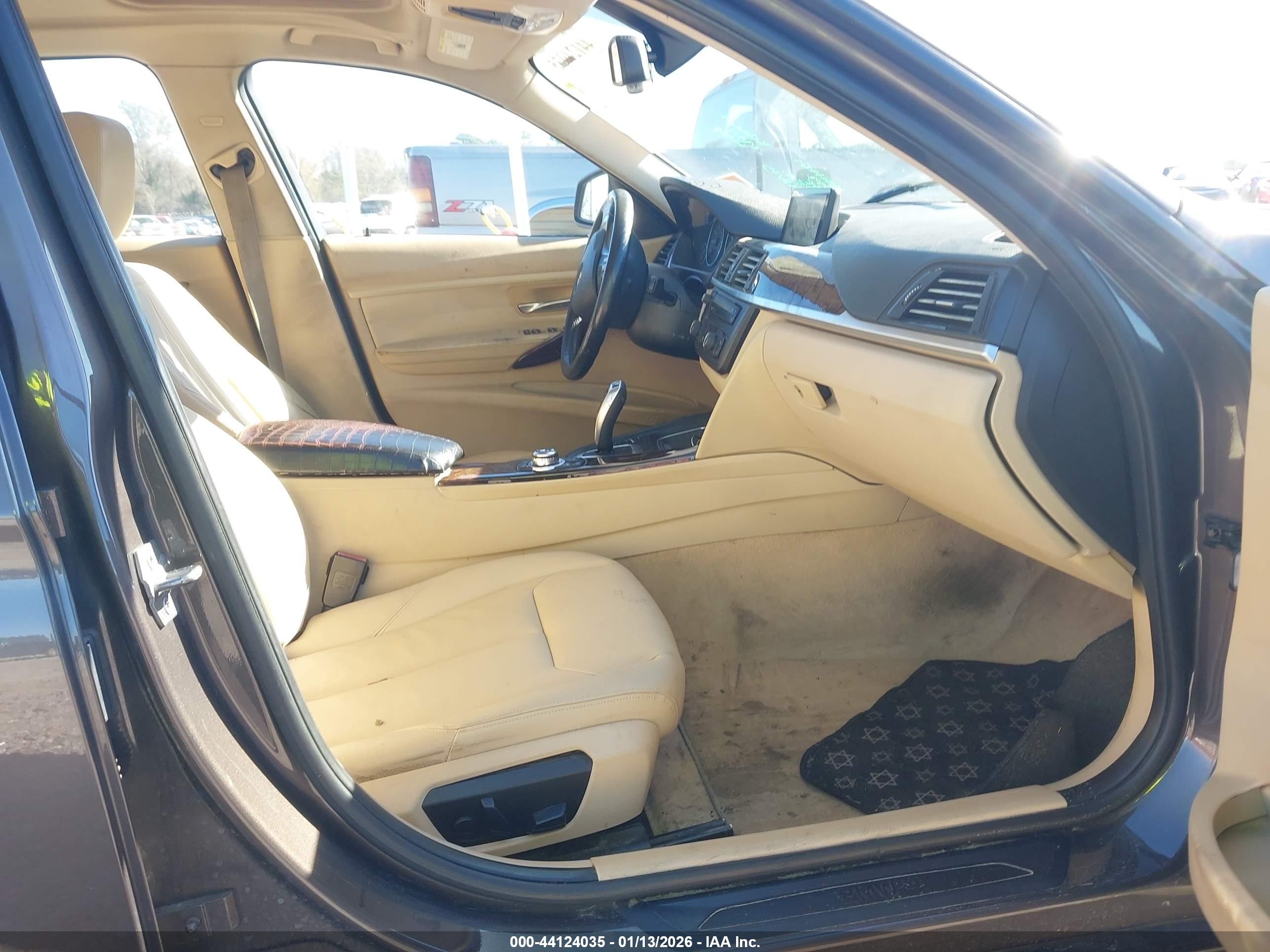 BMW 328I image 5