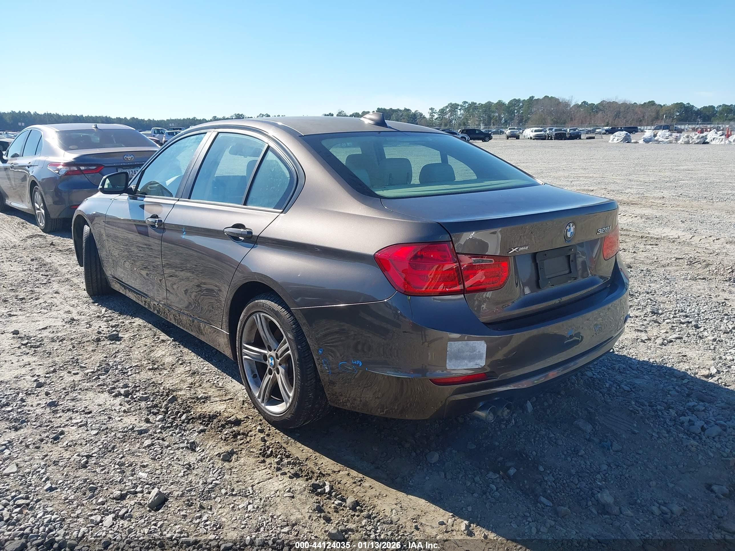 BMW 328I image 6