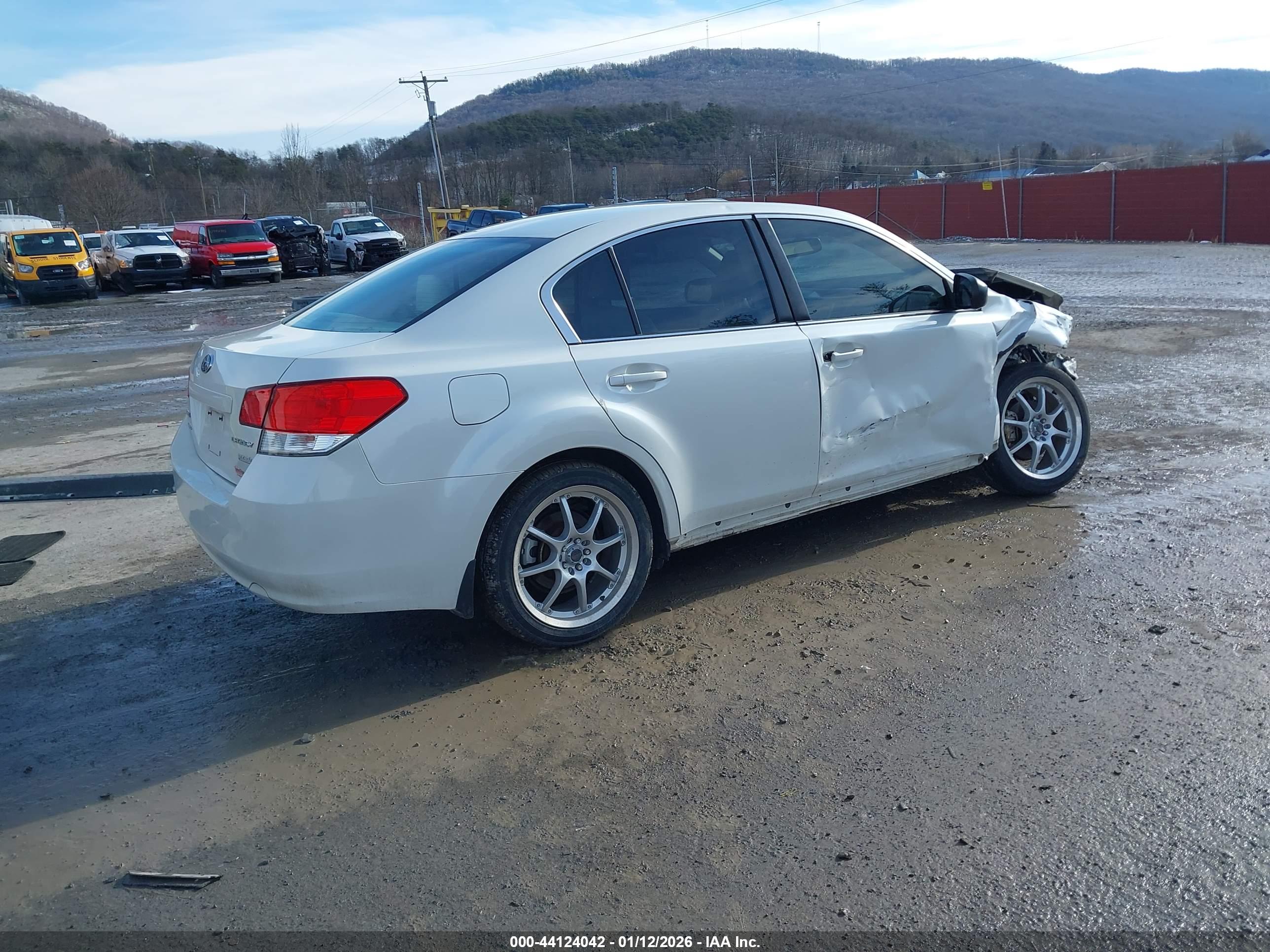 SUBARU LEGACY image 4