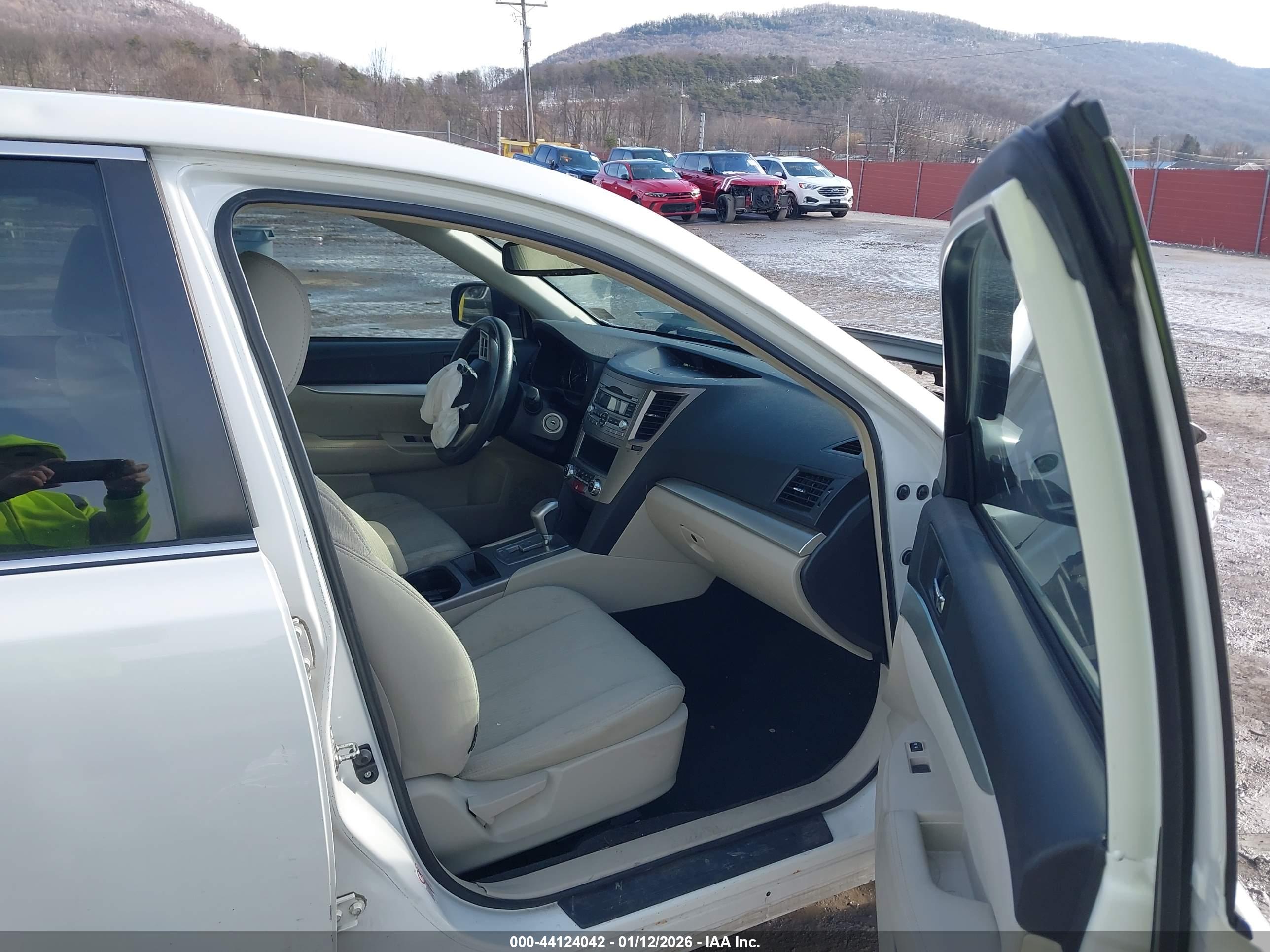 SUBARU LEGACY image 5