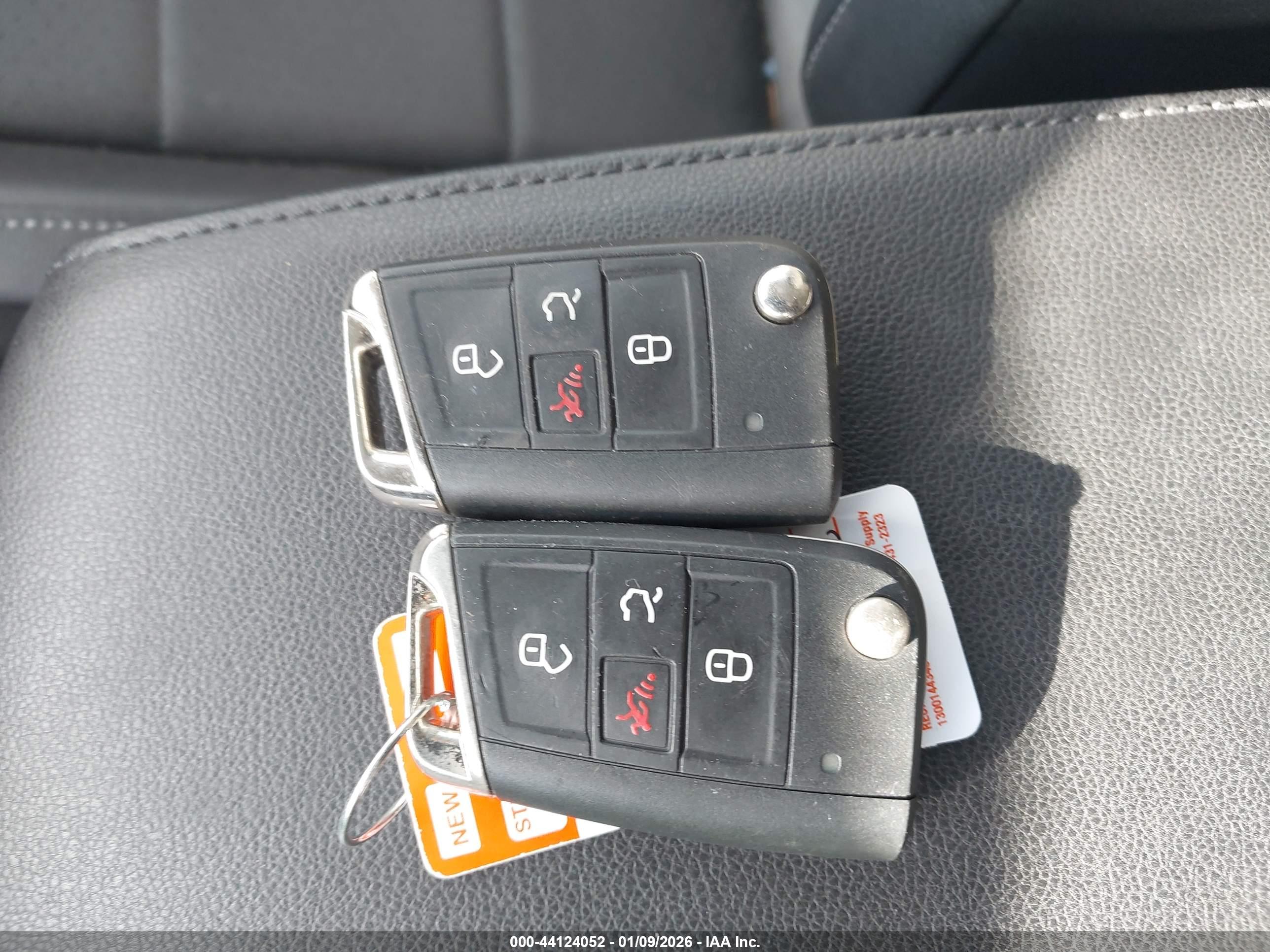 VOLKSWAGEN TIGUAN image 11