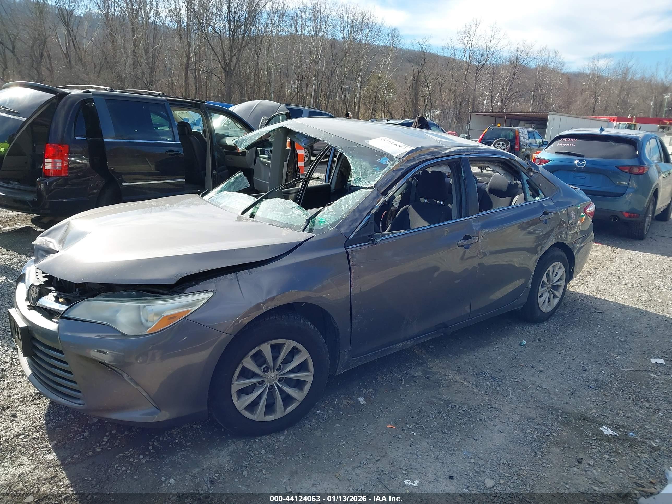 TOYOTA CAMRY image 2